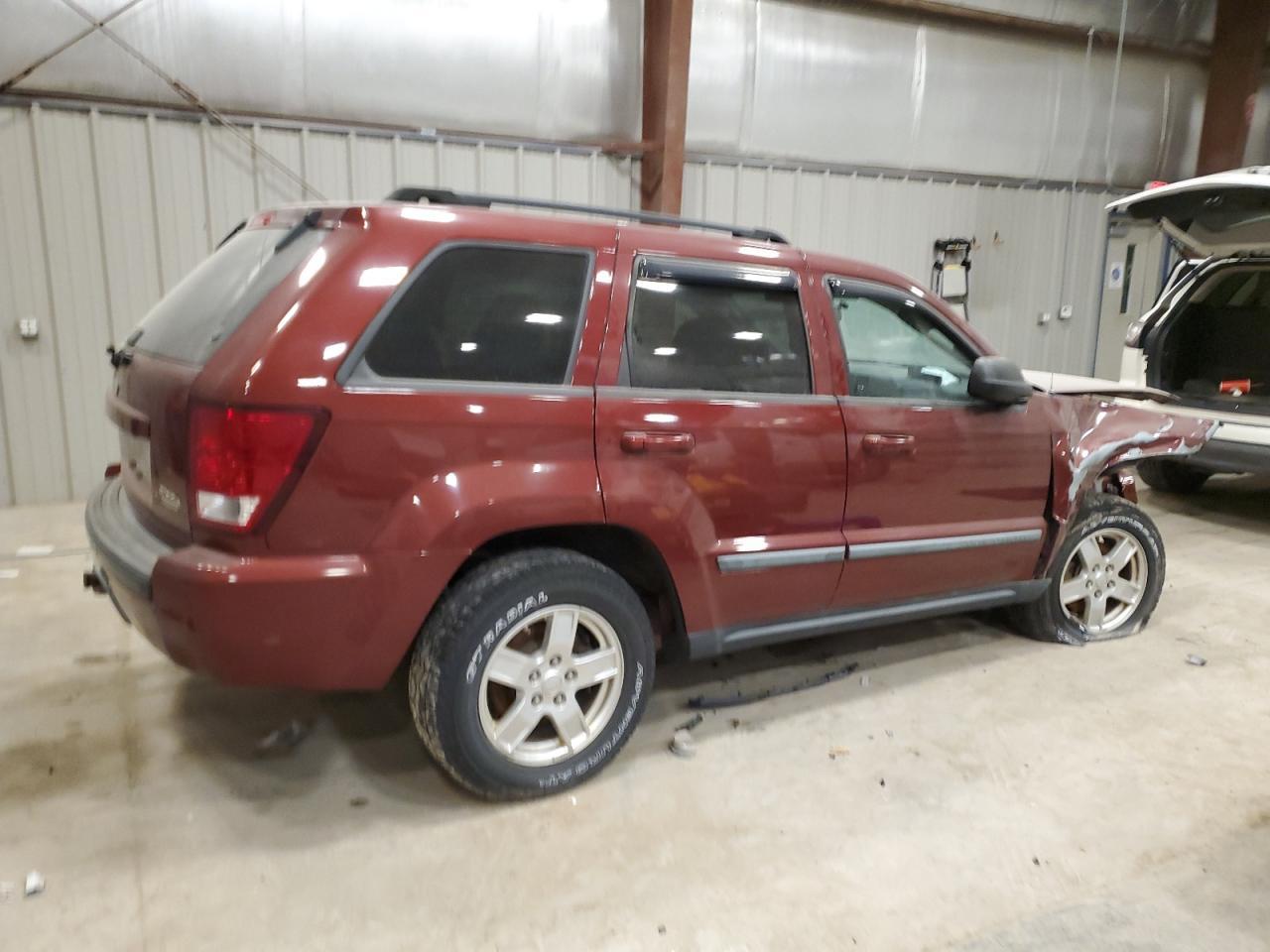 2007 Jeep Grand Cherokee Laredo - Image 3