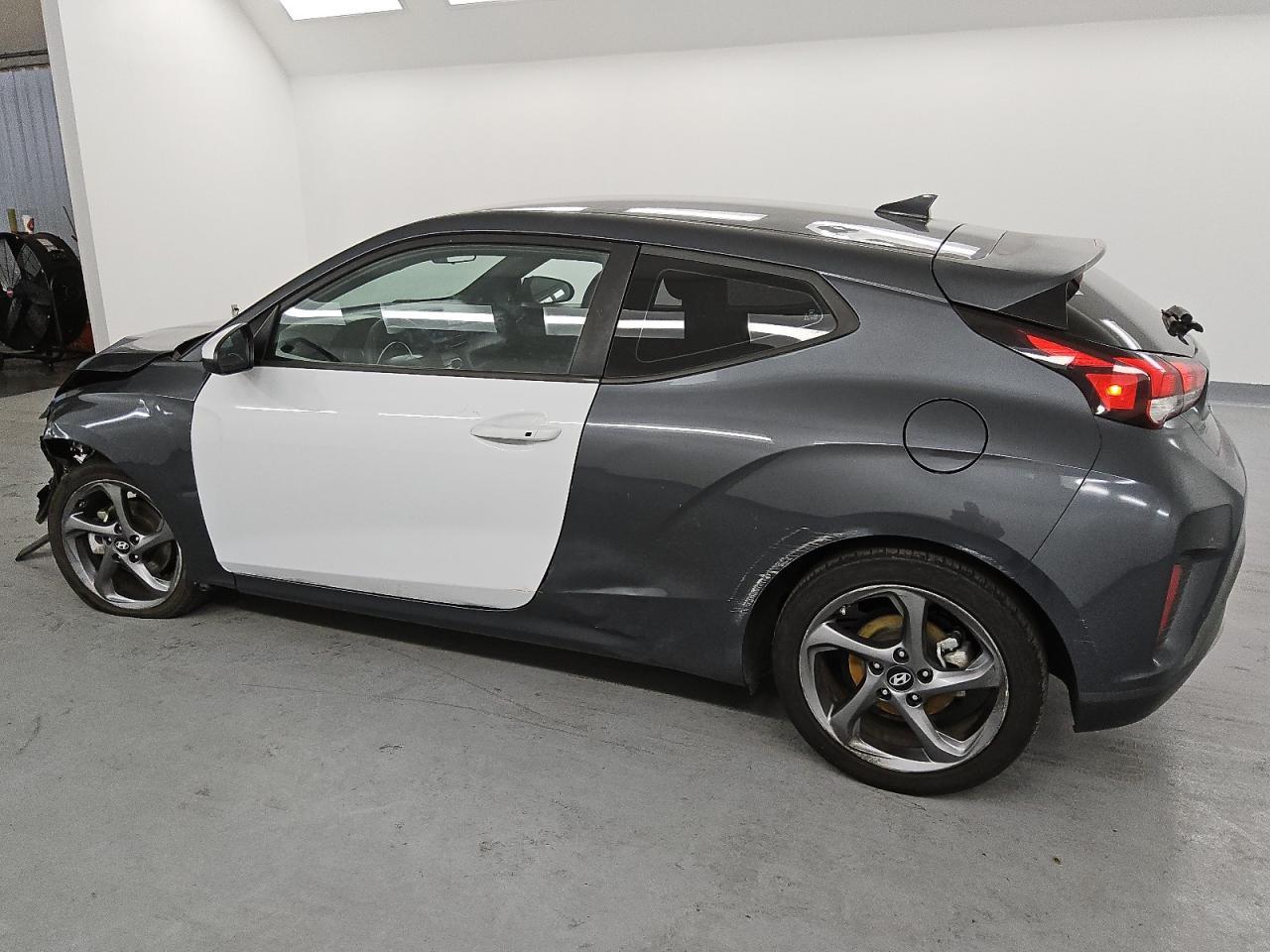 2019 Hyundai Veloster Base - Фото 2