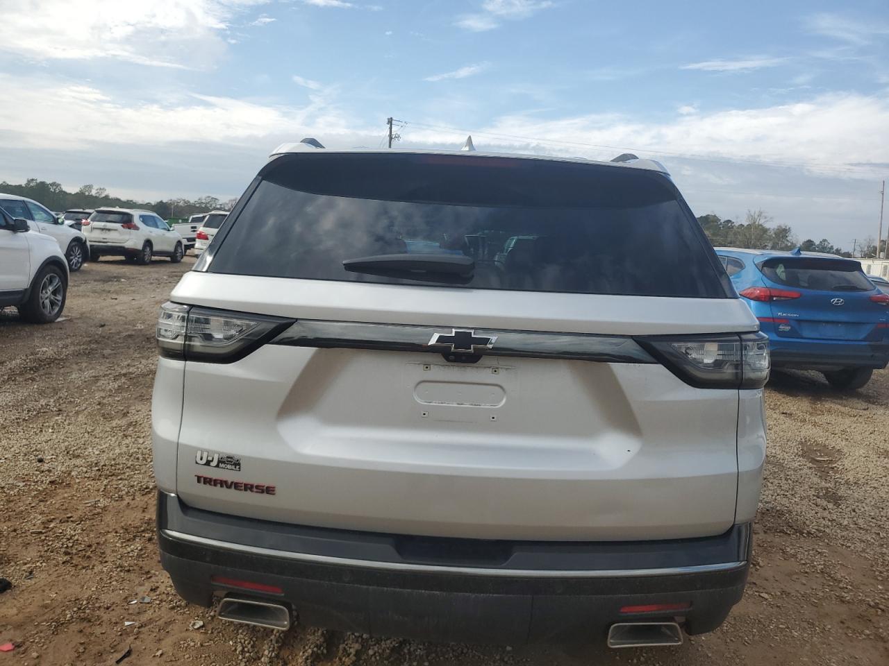2020 Chevrolet Traverse Premier - Image 6