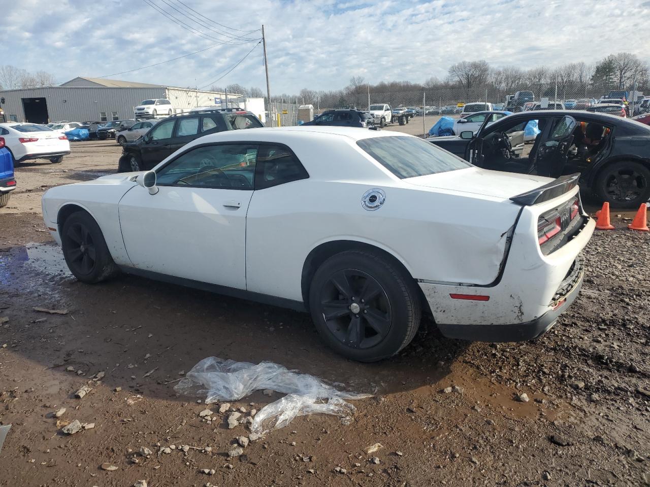 2015 Dodge Challenger Sxt - Фото 2