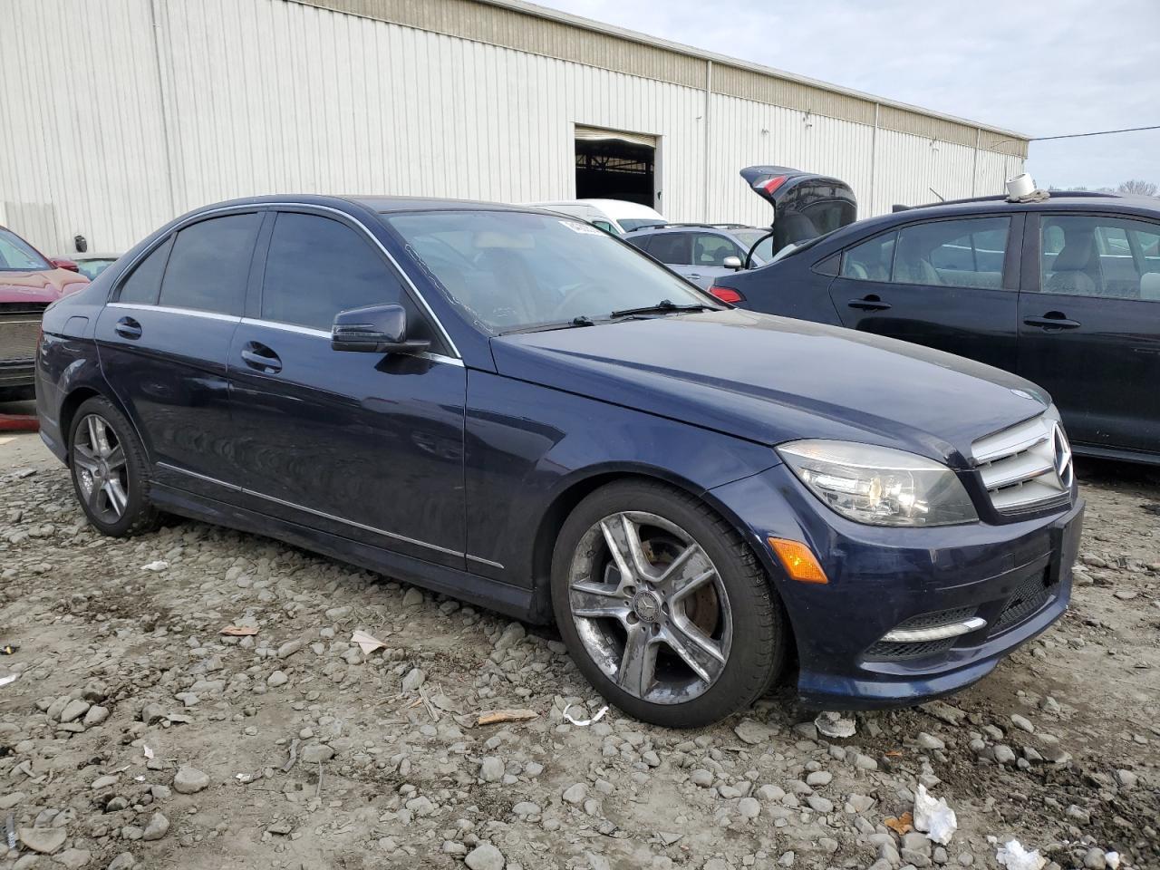2011 Mercedes-Benz C 300 4Matic - Фото 4