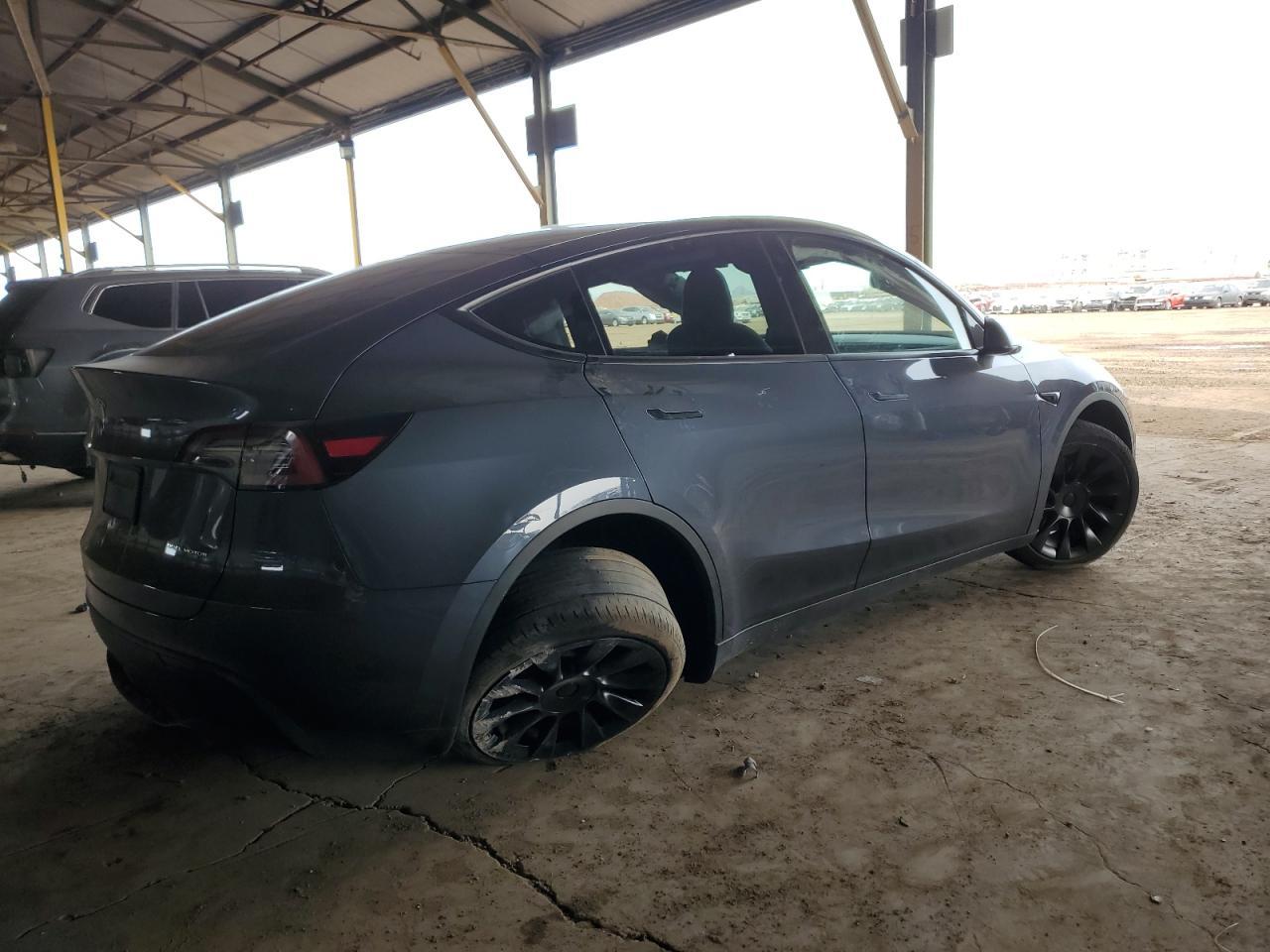 2023 Tesla Model Y - Фото 3