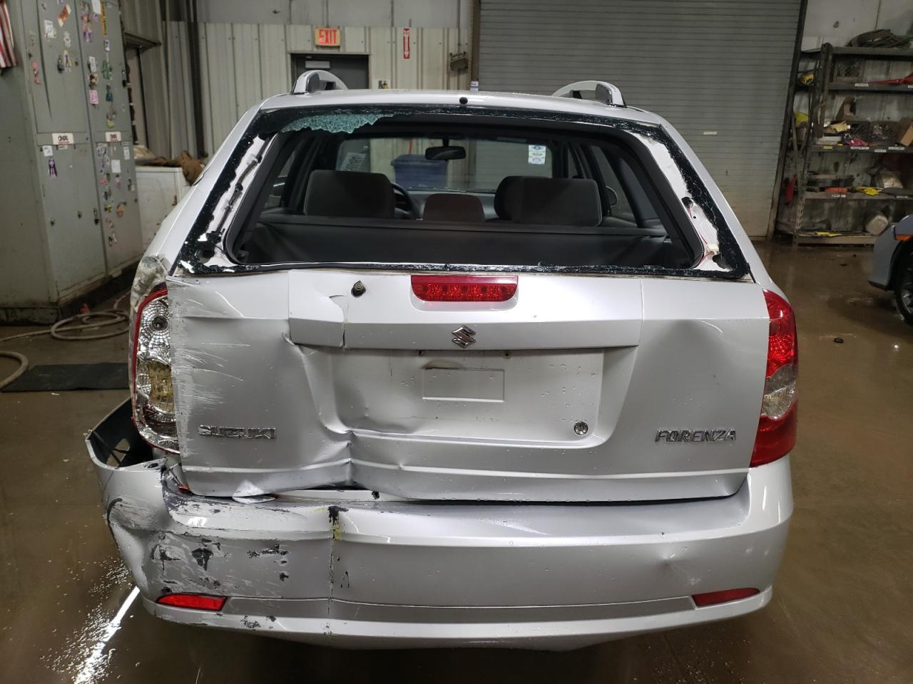 2005 Suzuki Forenza S - Фото 6