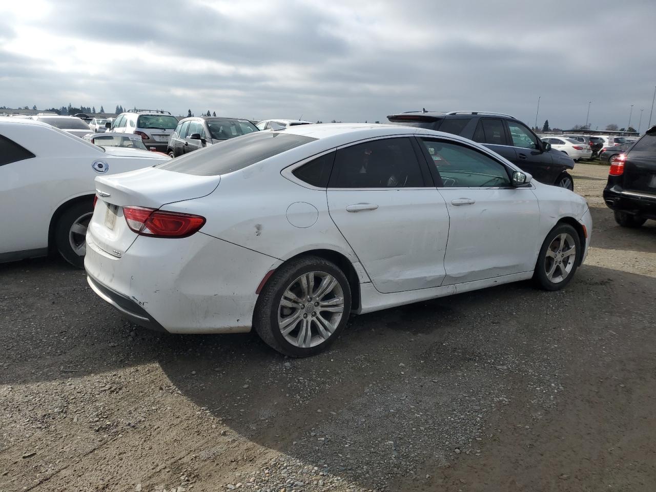 2015 Chrysler 200 Limited - Фото 3