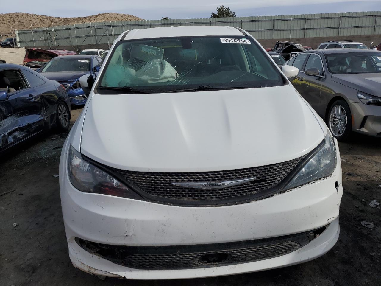 2022 Chrysler Voyager Lx - Фото 5