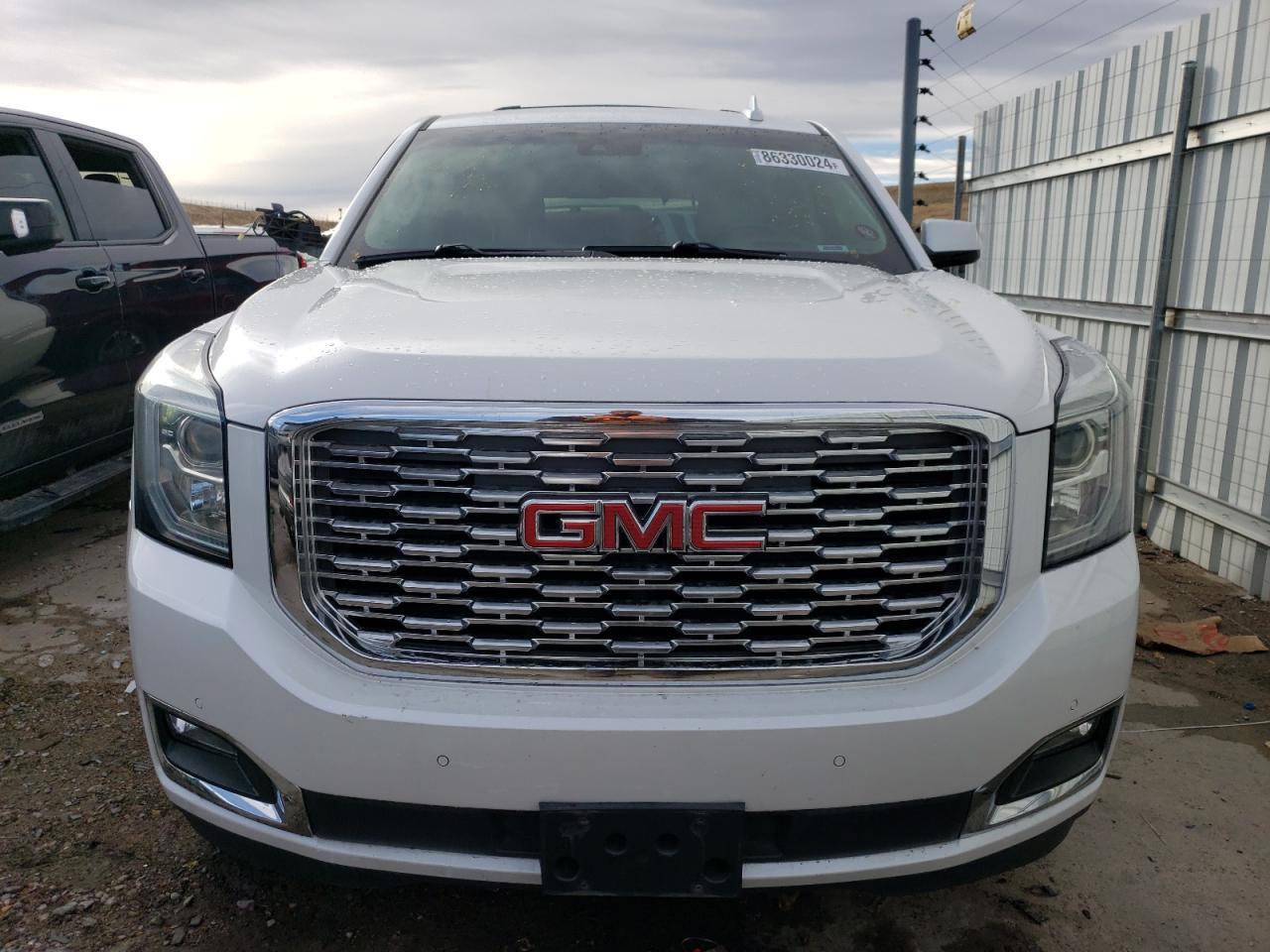2018 GMC Yukon Denali - Image 5