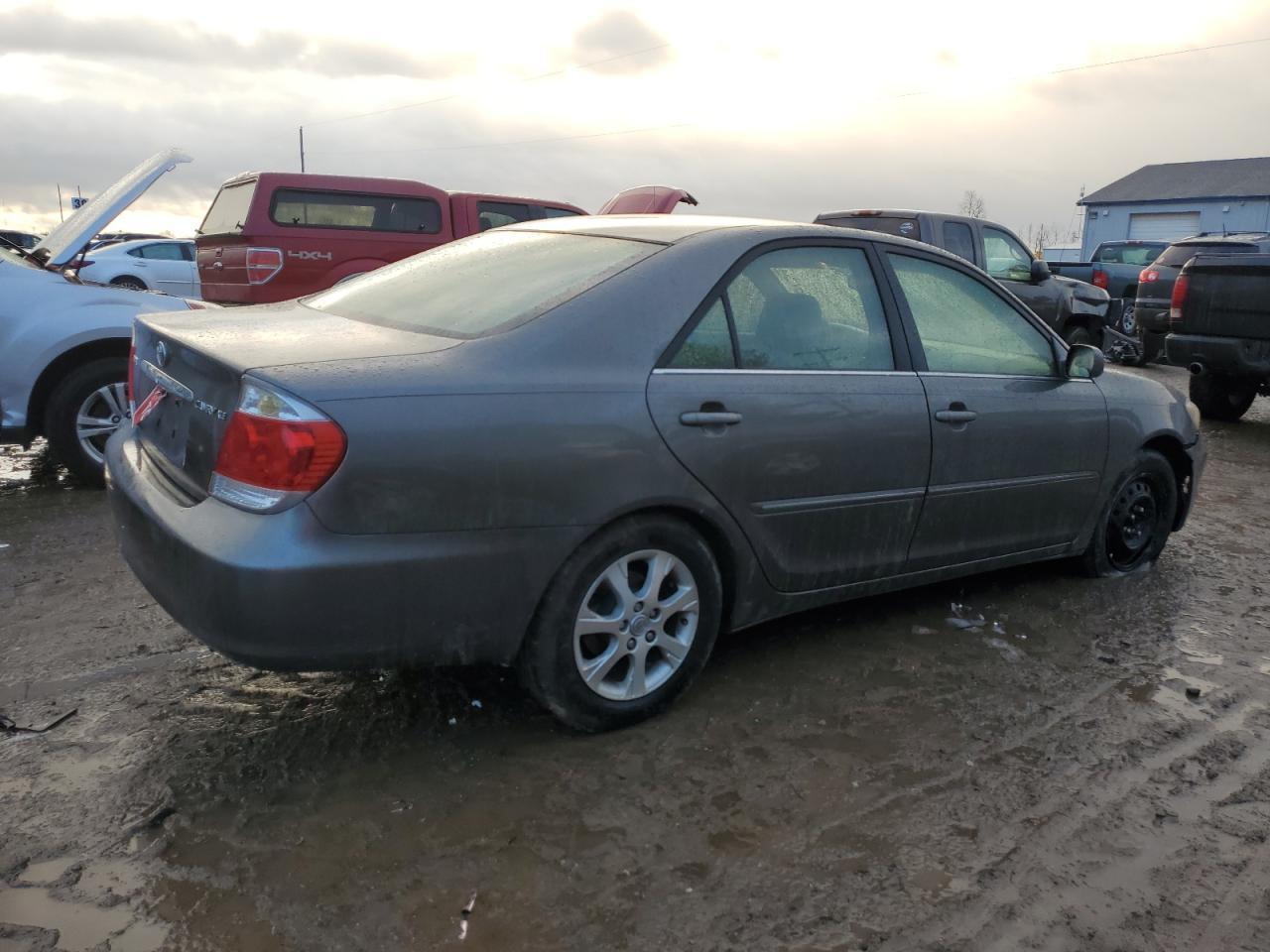 2005 Toyota Camry Le - Фото 3
