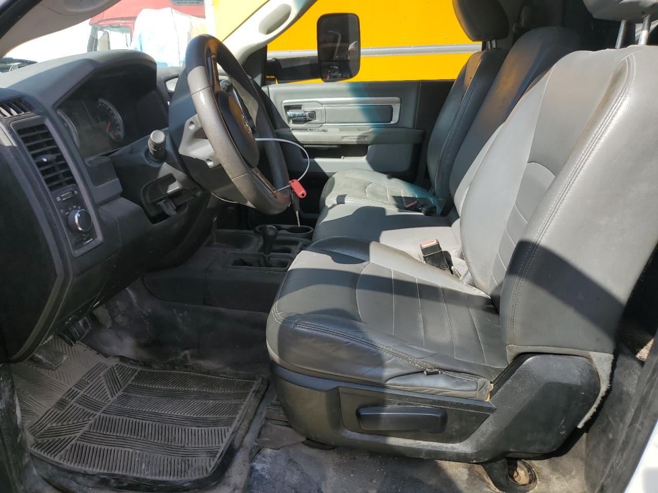 2018 Ram 3500 Cab & Chassis T - Фото 7