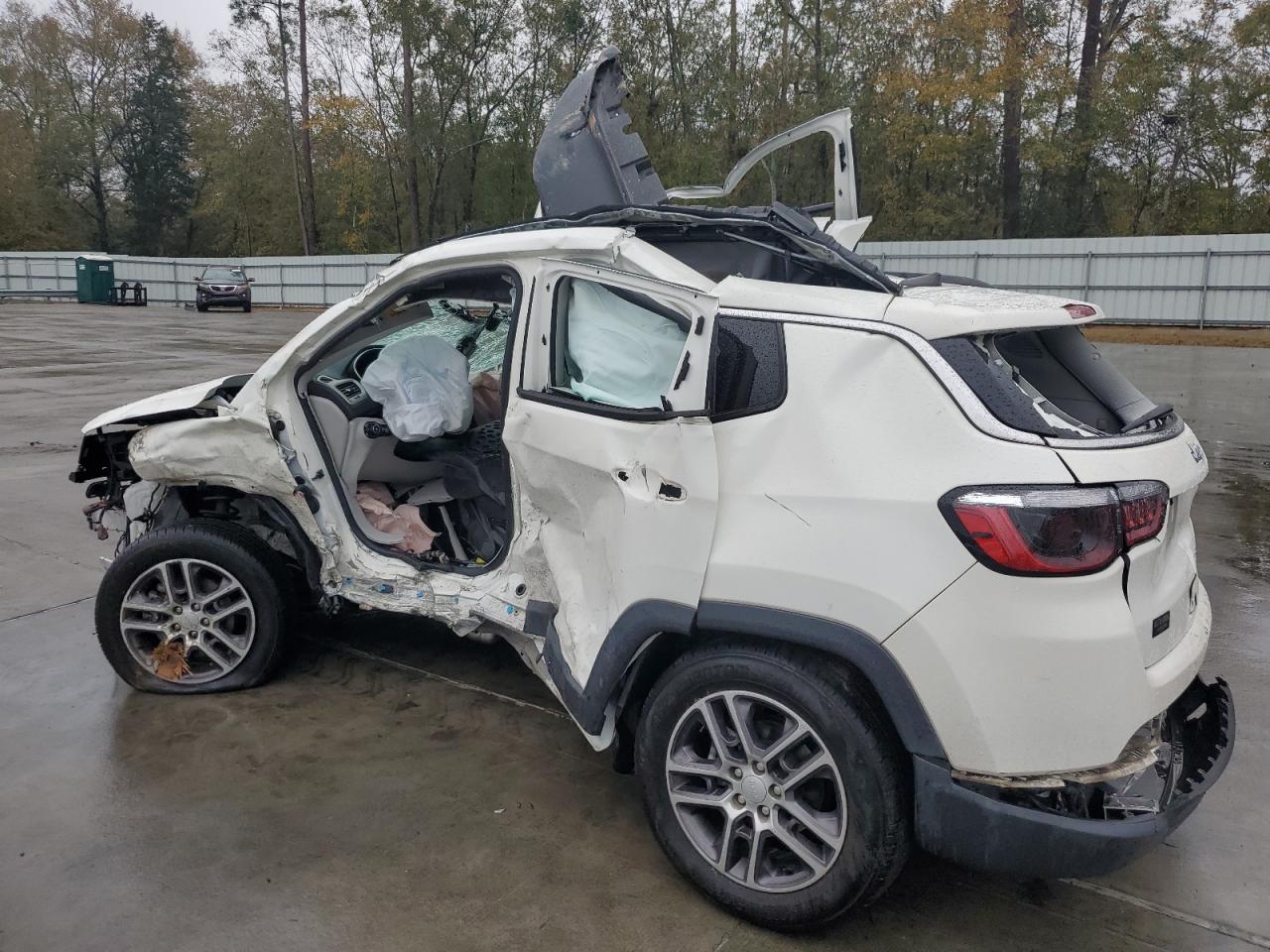 2020 Jeep Compass Latitude - Фото 2