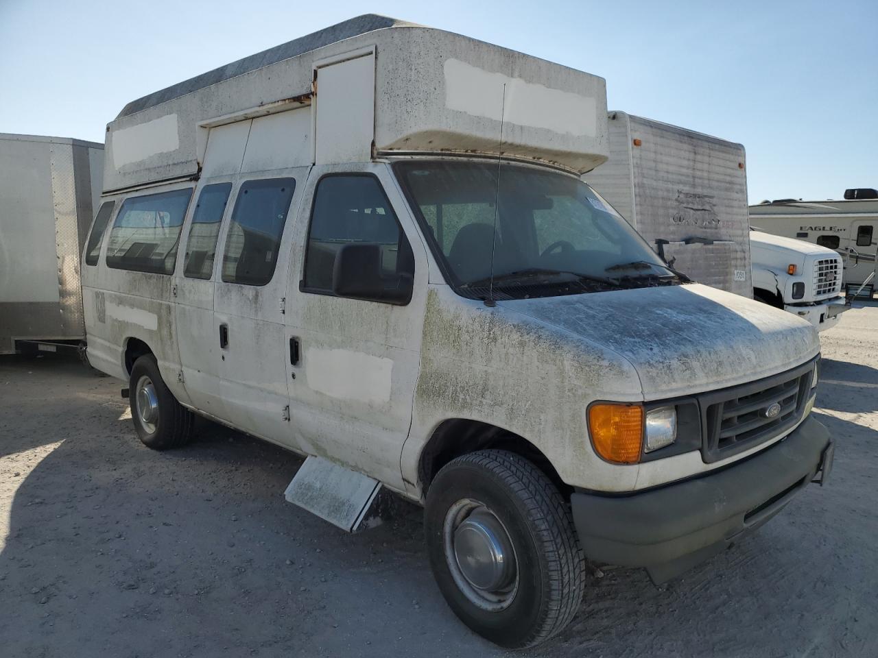 2006 Ford Econoline E350 Super Duty Van - Фото 4