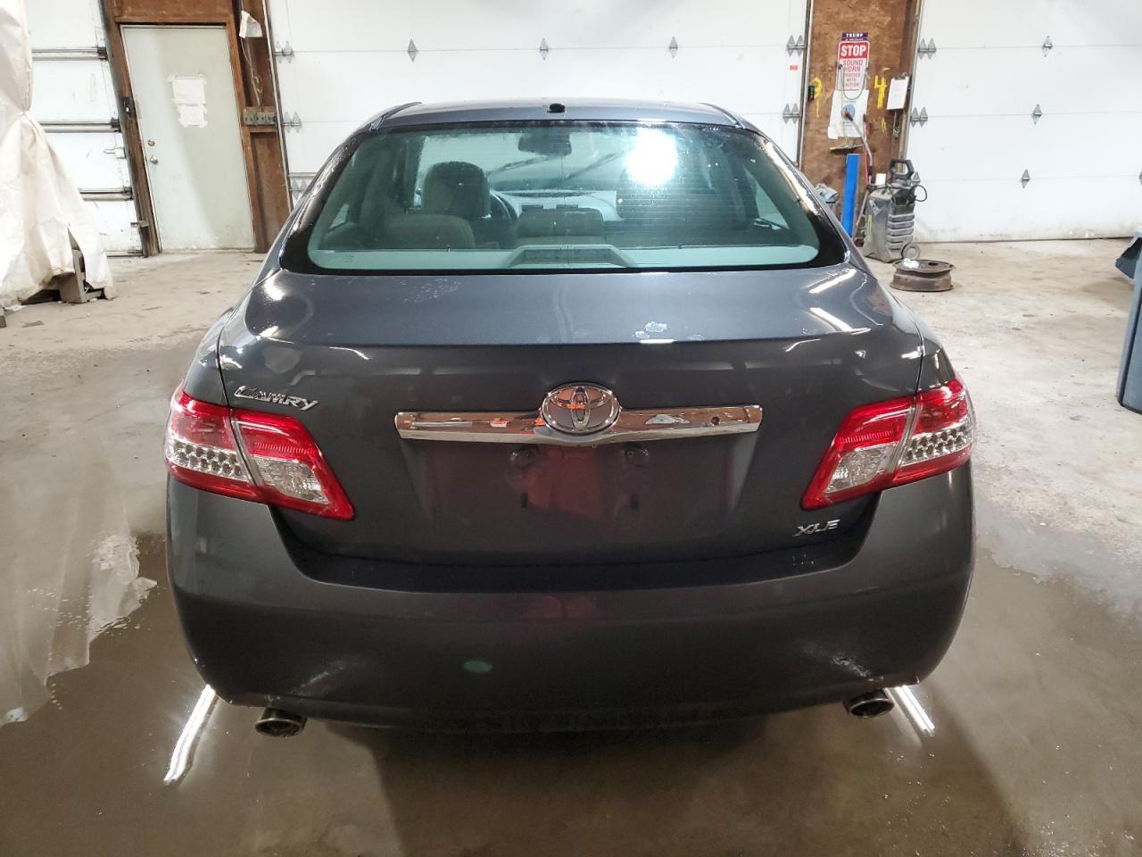 2011 Toyota Camry Se - Фото 6