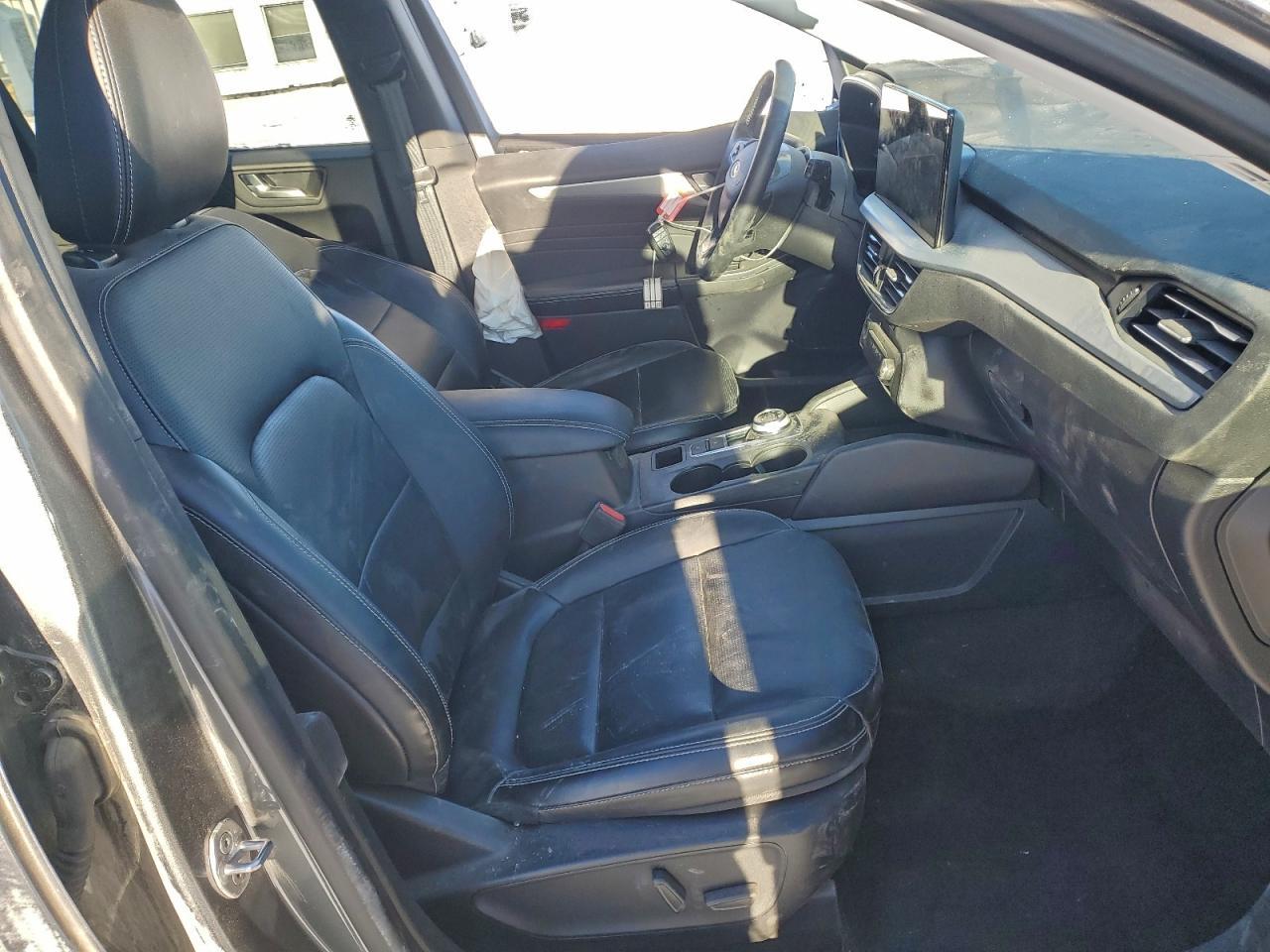 2024 Ford Escape Platinum - Image 7