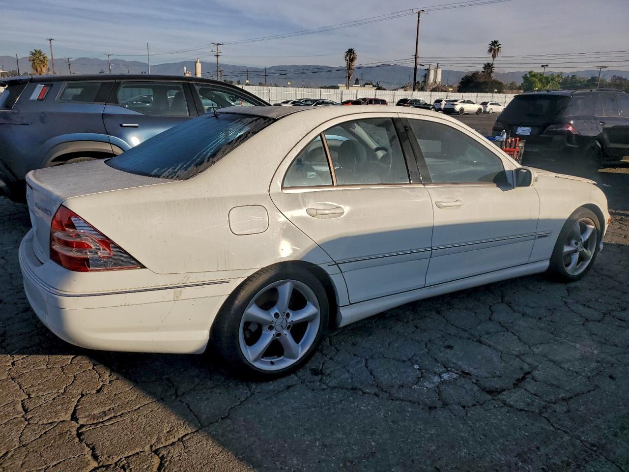 2005 Mercedes-Benz C 230K Sport Sedan - Фото 3