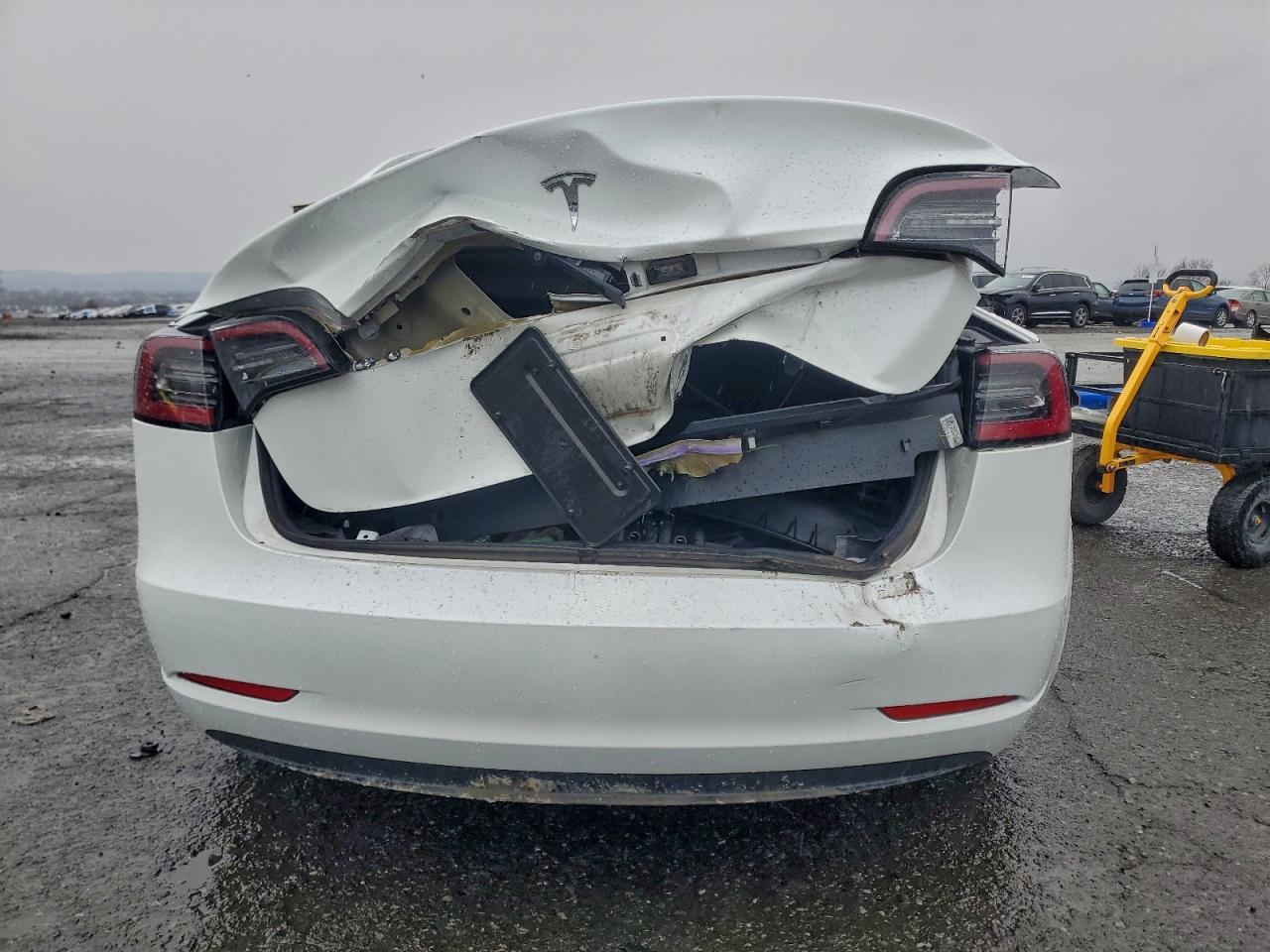 2023 Tesla Model 3 - Image 6