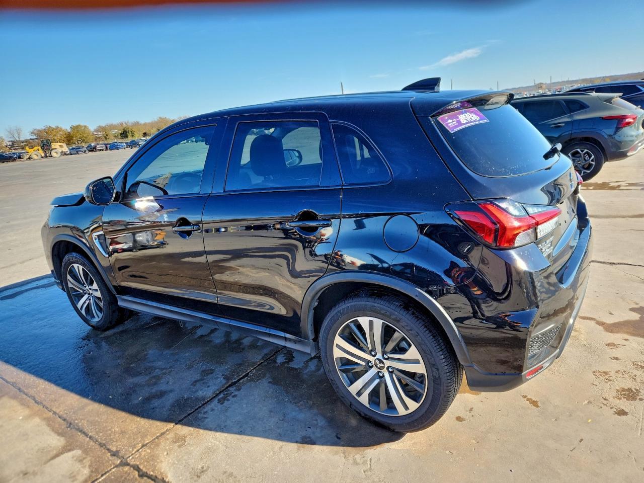 2022 Mitsubishi Outlander Sport Se - Image 2
