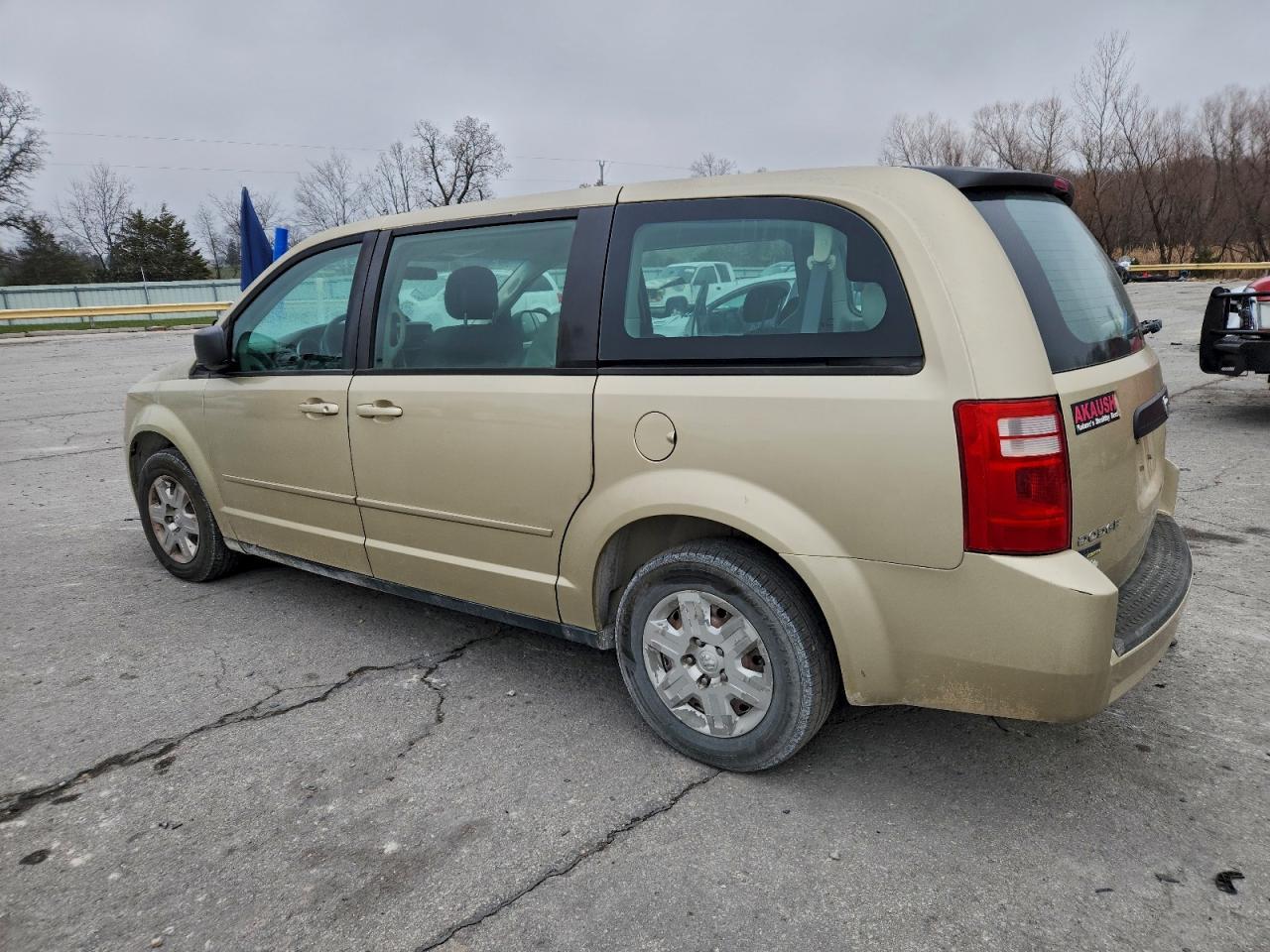 2010 Dodge Grand Caravan Se - Image 2