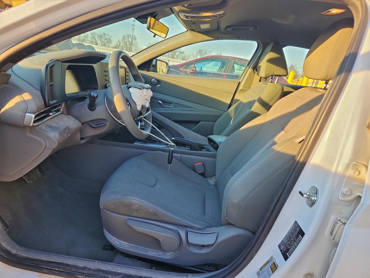 2024 Hyundai Elantra Se - Image 7