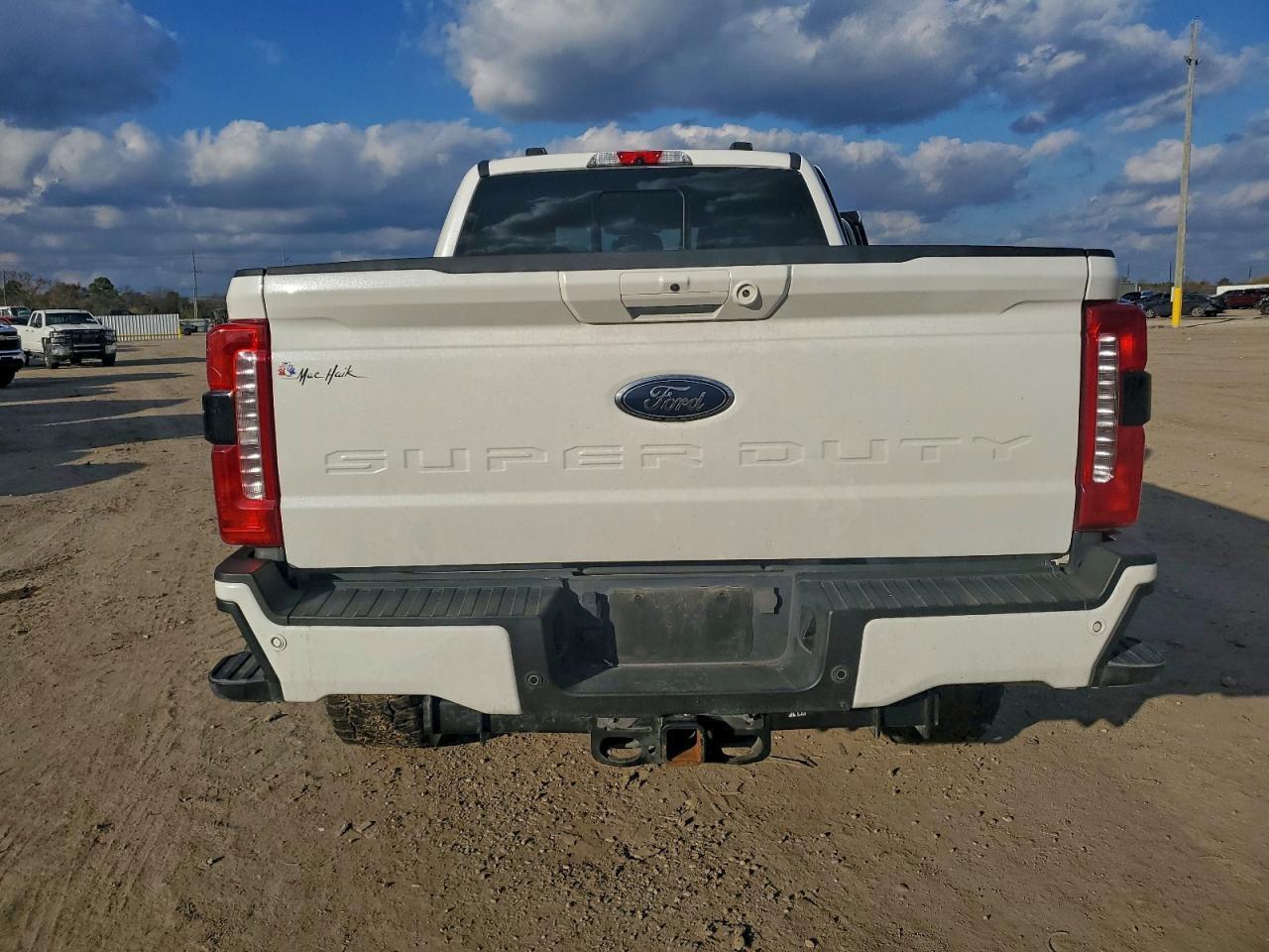 2023 Ford F250 Super Duty - Фото 6