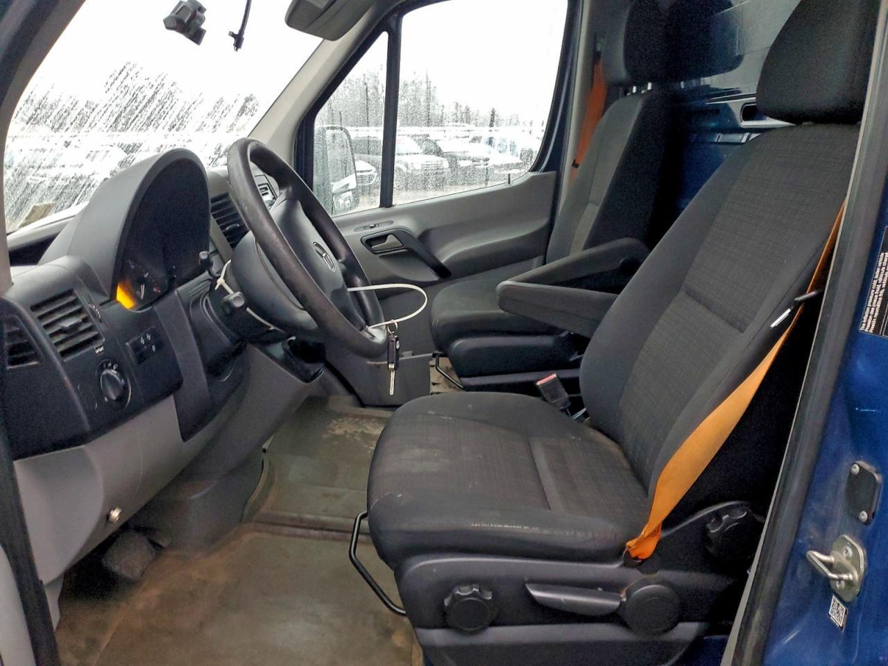 2015 Mercedes Benz Sprinter Box Truck - Image 7