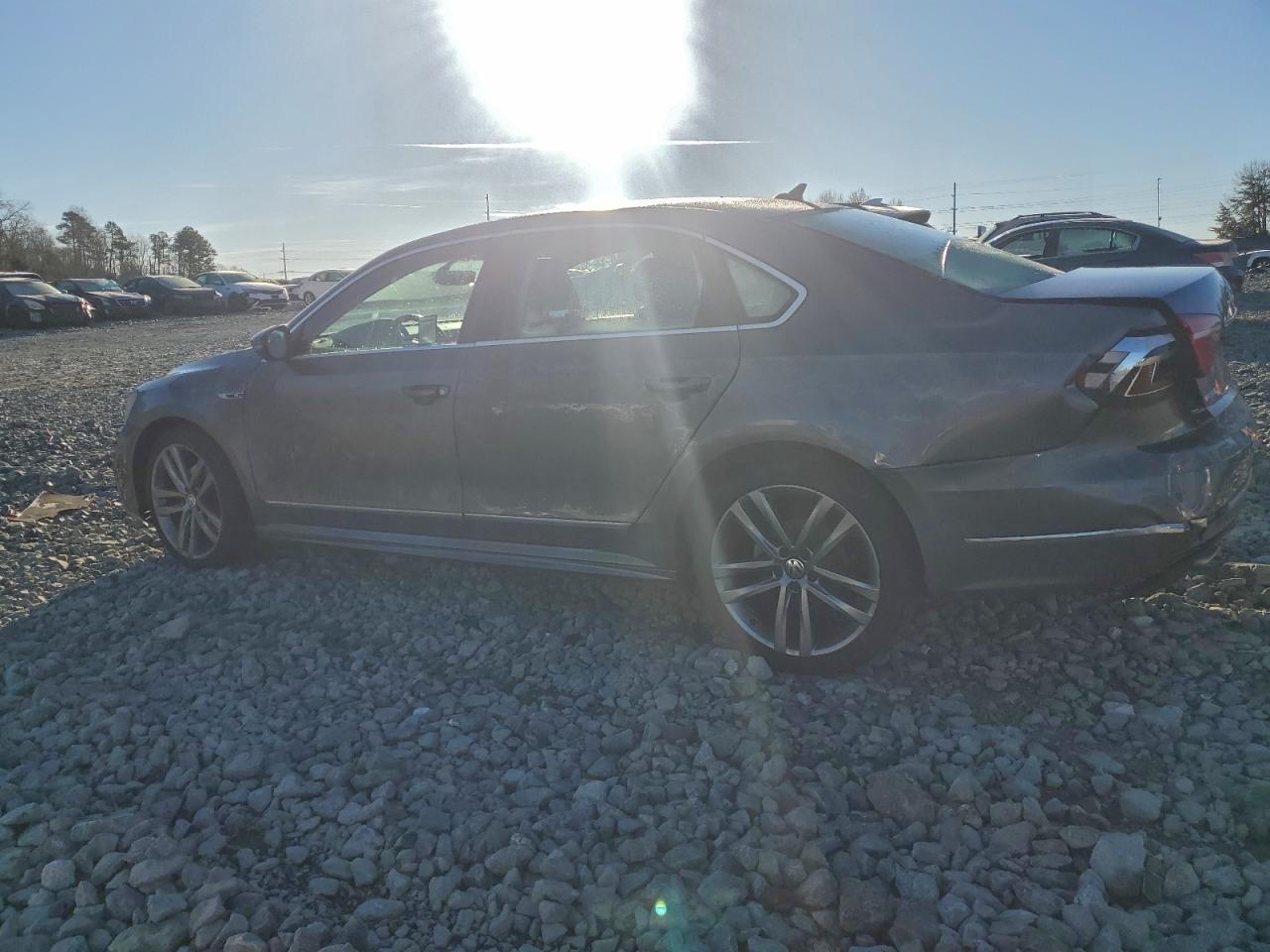 2017 Volkswagen Passat R-Line - Image 2