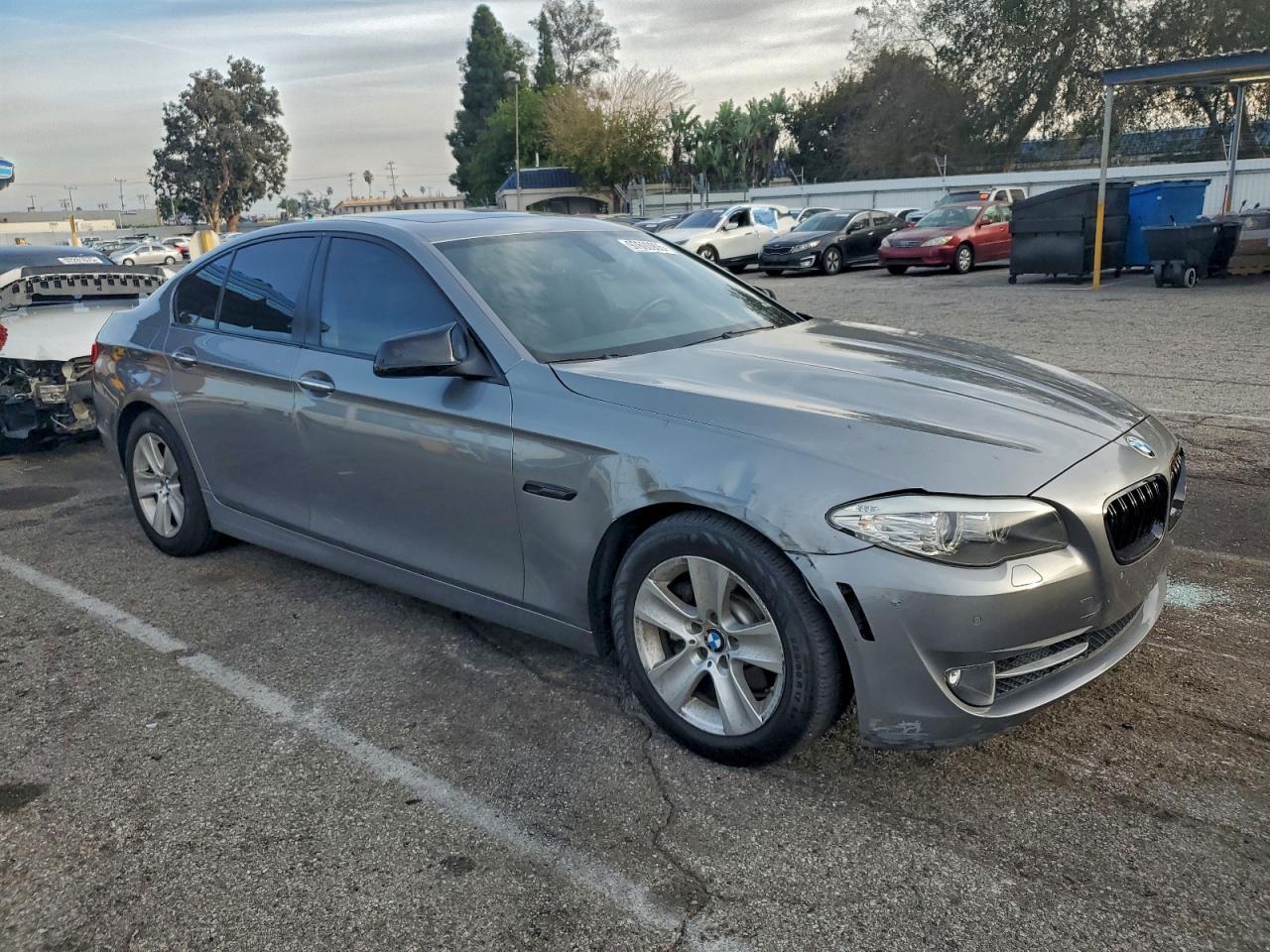 2011 BMW 528 I - Image 4