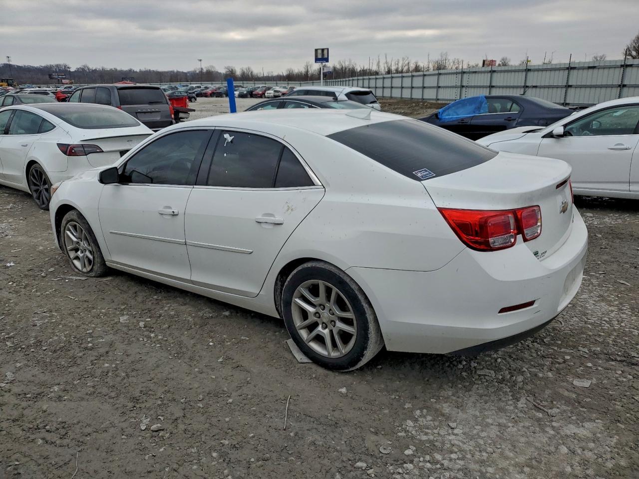 2016 Chevrolet Malibu Limited Lt - Image 2