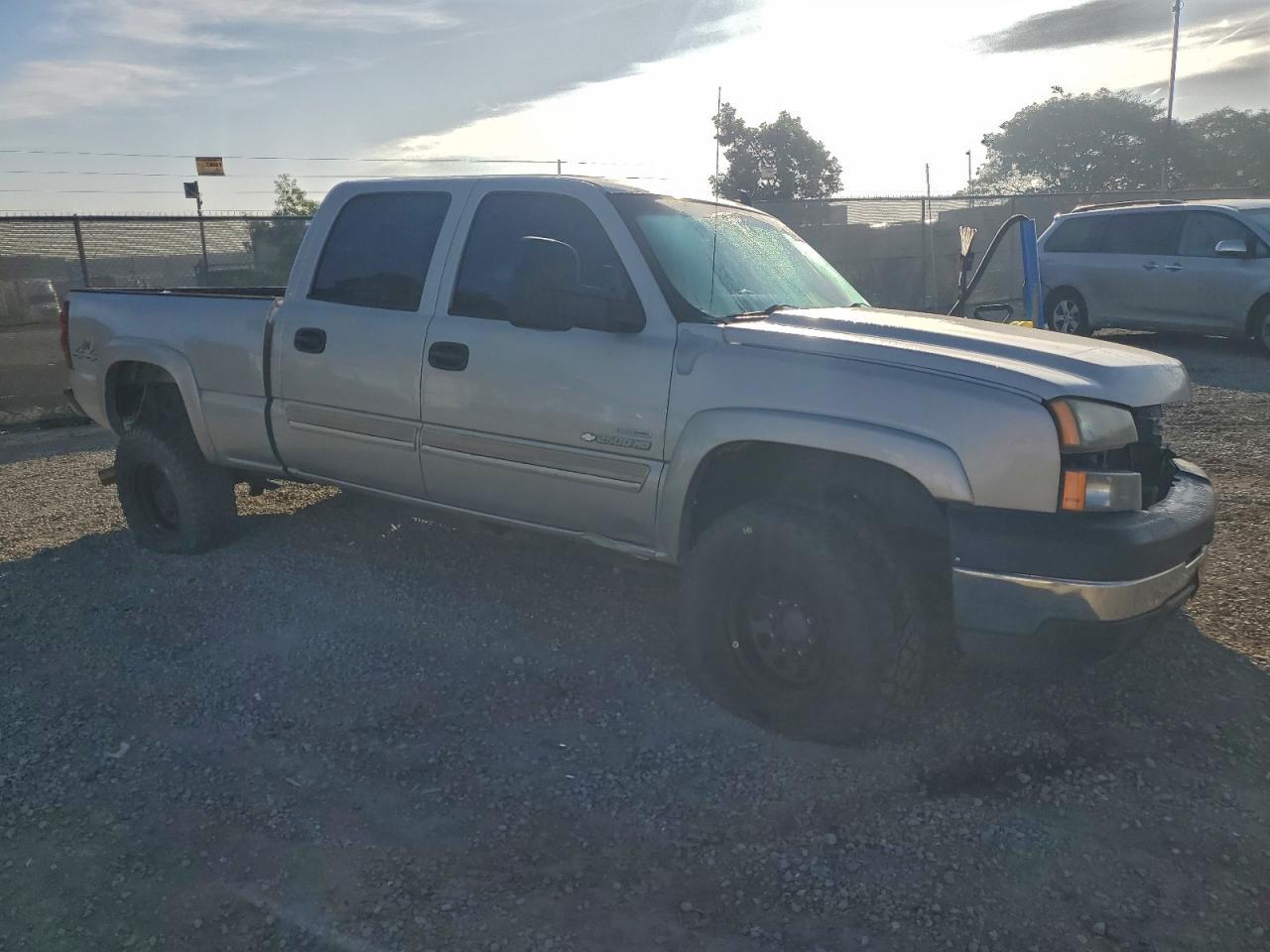 2006 Chevrolet Silverado K2500 Heavy Duty - Image 4