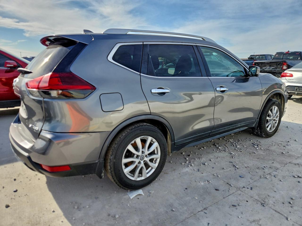 2018 Nissan Rogue S - Фото 3