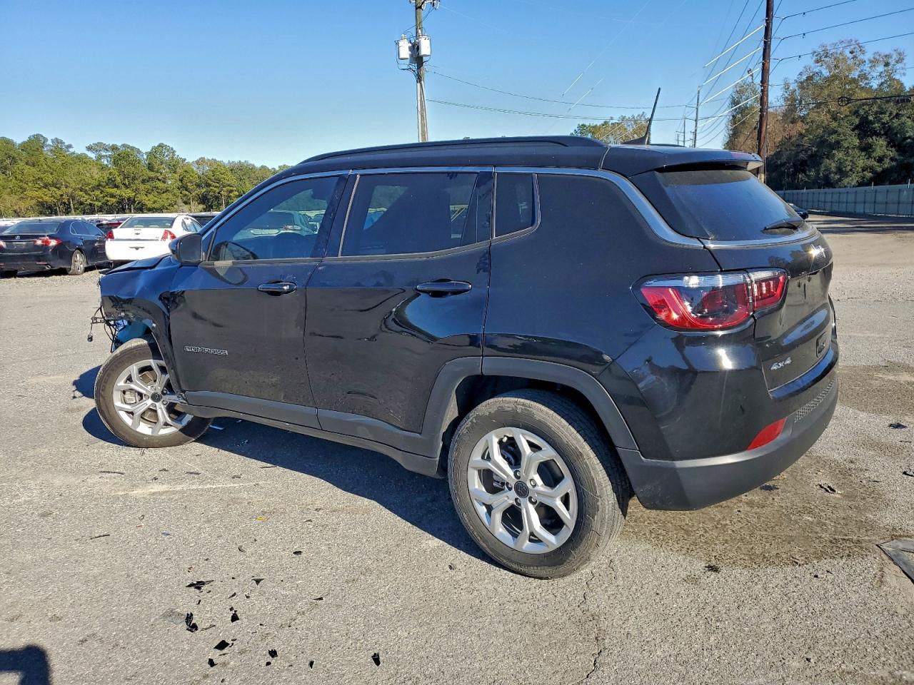 2025 Jeep Compass Latitude - Фото 2