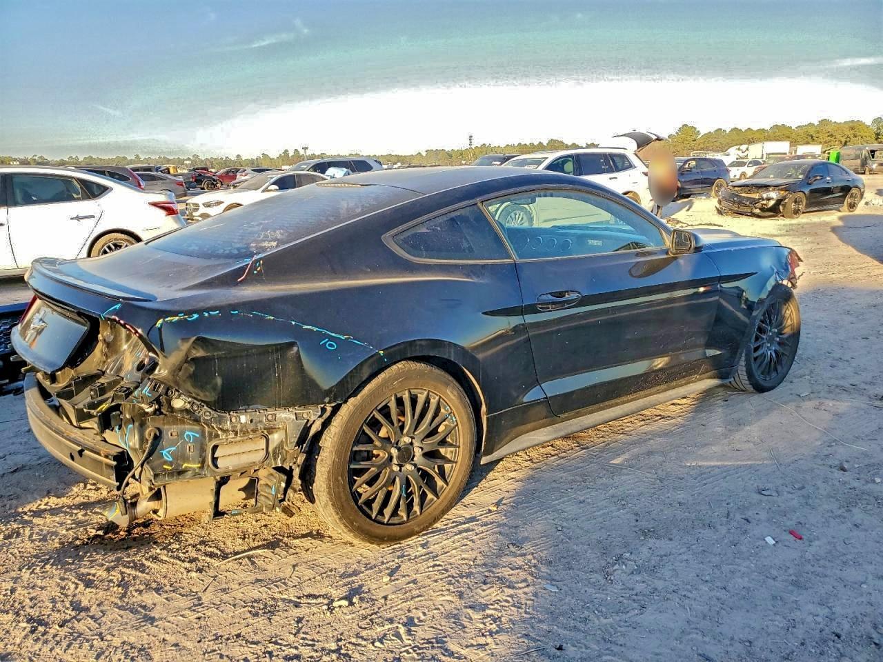 2016 Ford Mustang - Фото 3