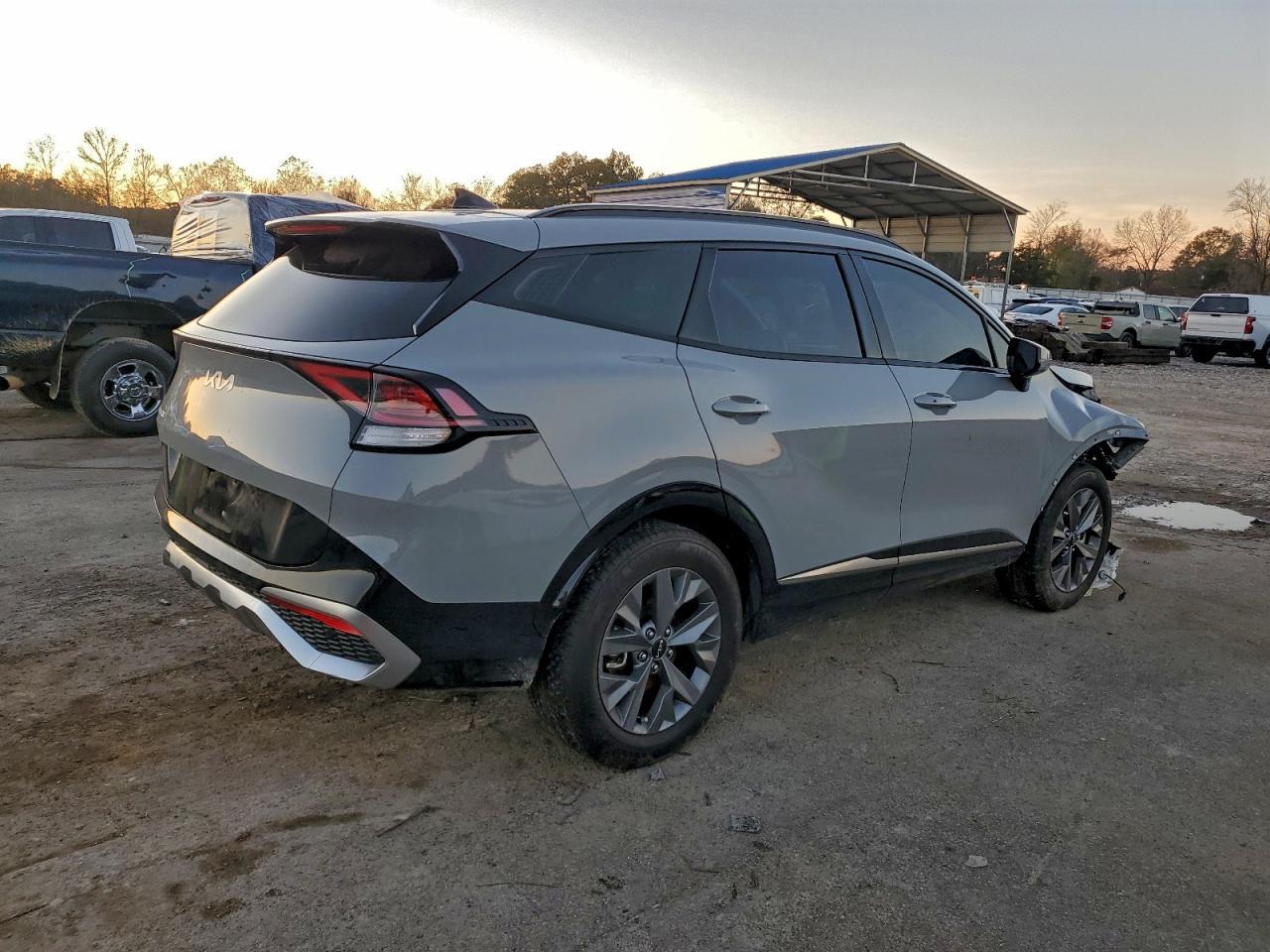 2024 Kia Sportage Sx - Image 3