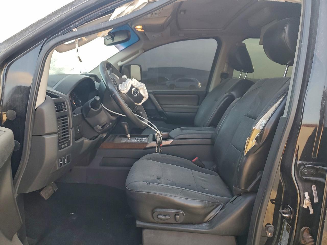 2011 Nissan Titan S - Фото 7