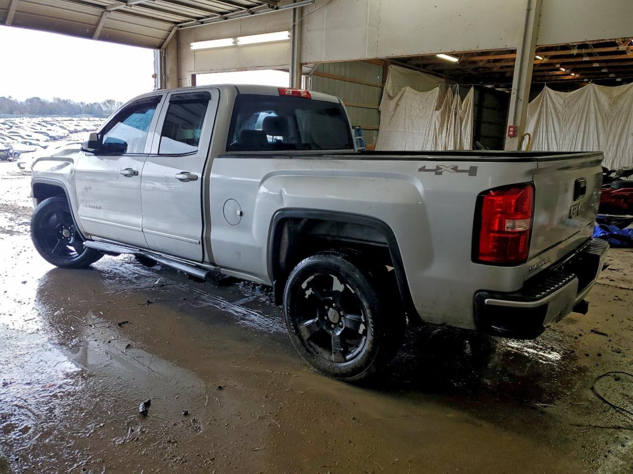 2015 GMC Sierra K1500 - Image 2