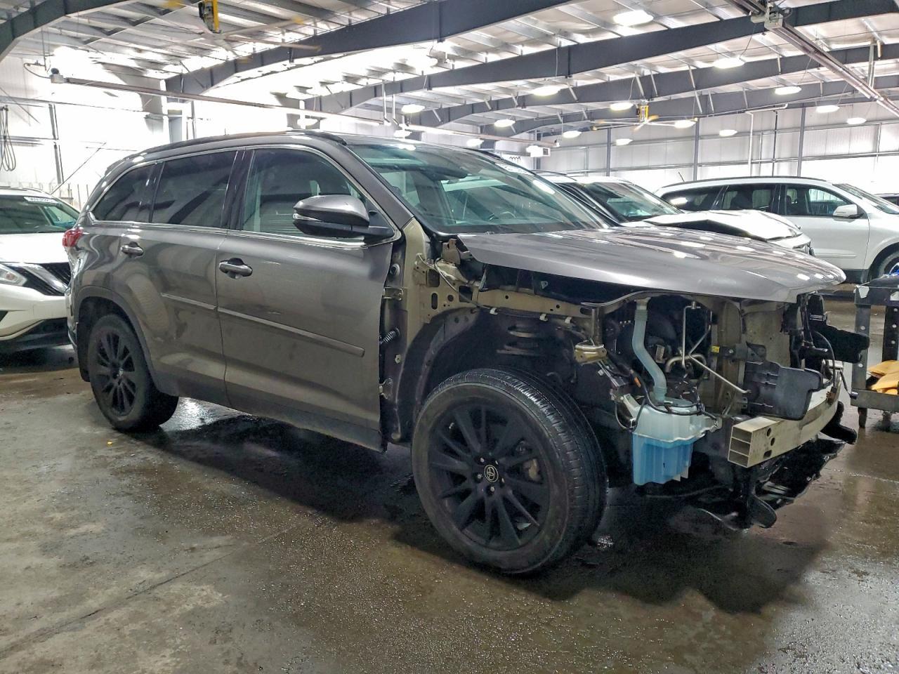 2019 Toyota Highlander Se - Фото 4