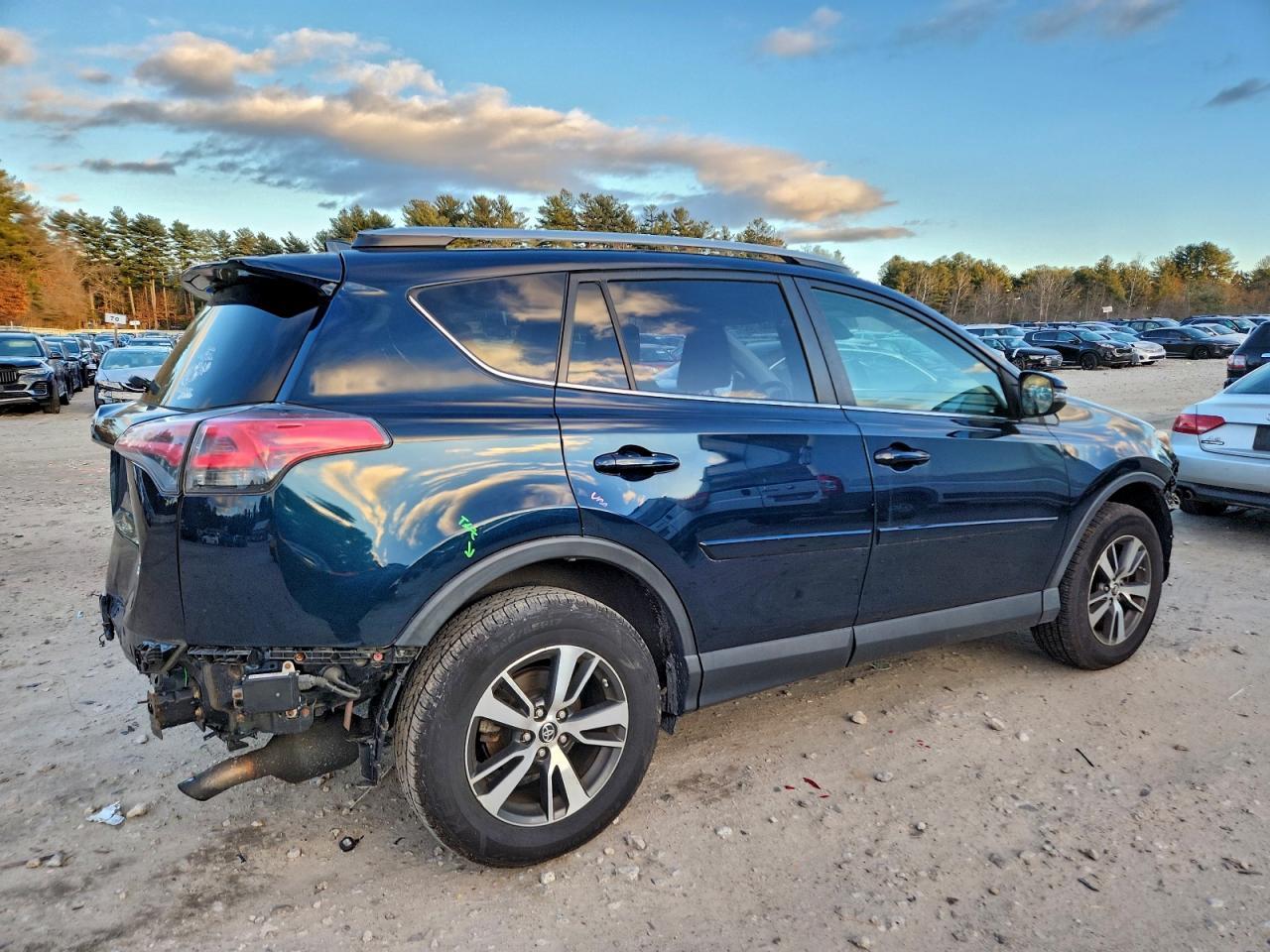 2018 Toyota Rav4 Base - Image 3
