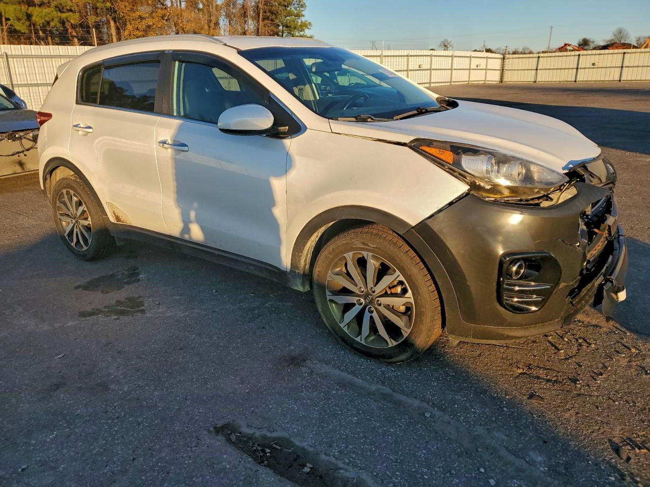 2017 Kia Sportage Ex - Image 4