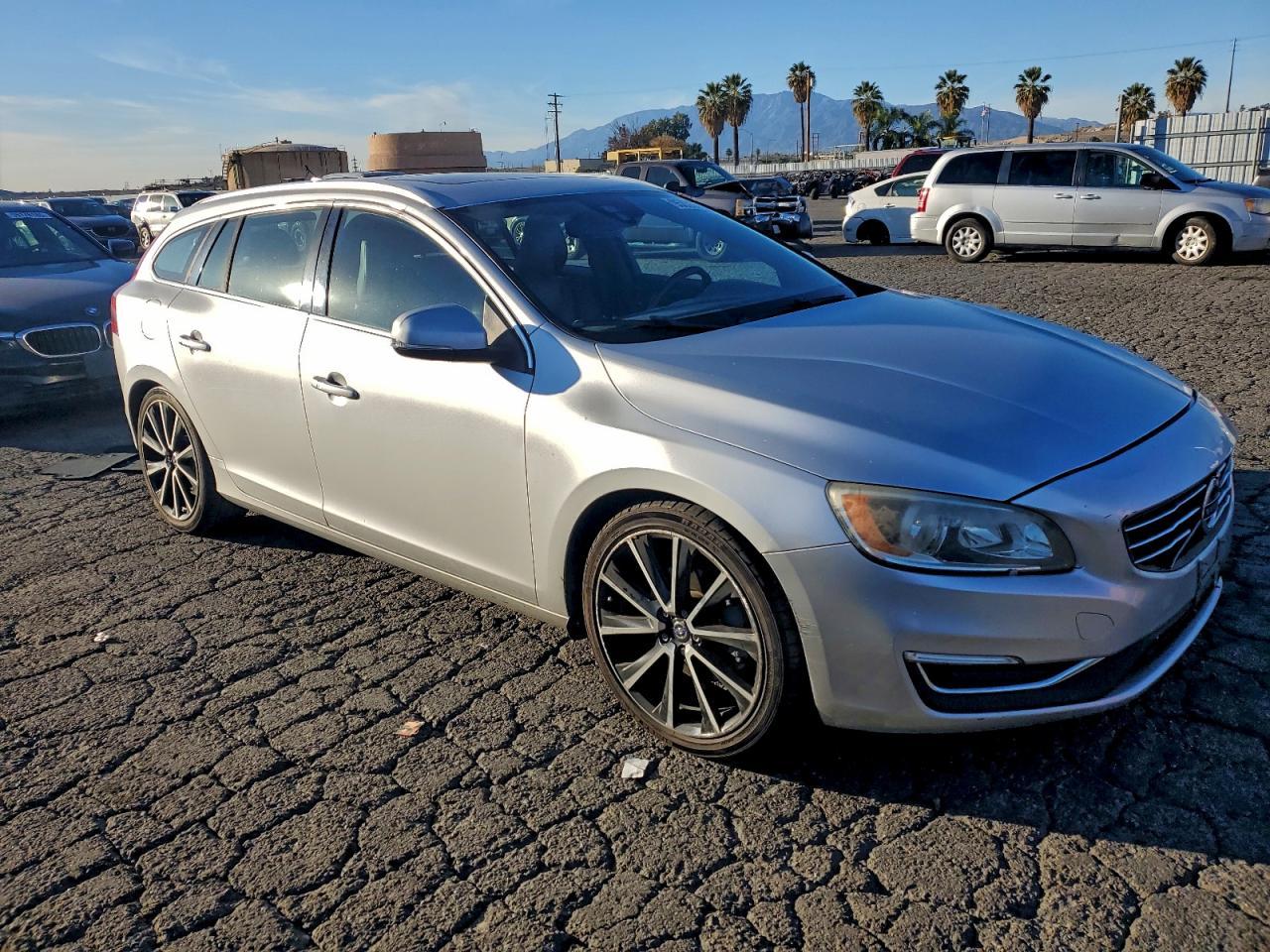 2016 Volvo V60 T5 Premier - Image 4