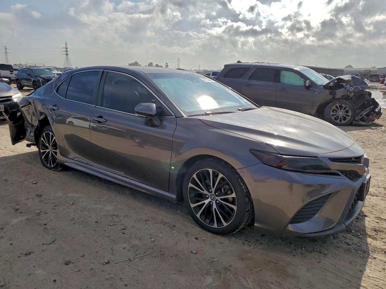 2018 Toyota Camry L - Фото 4
