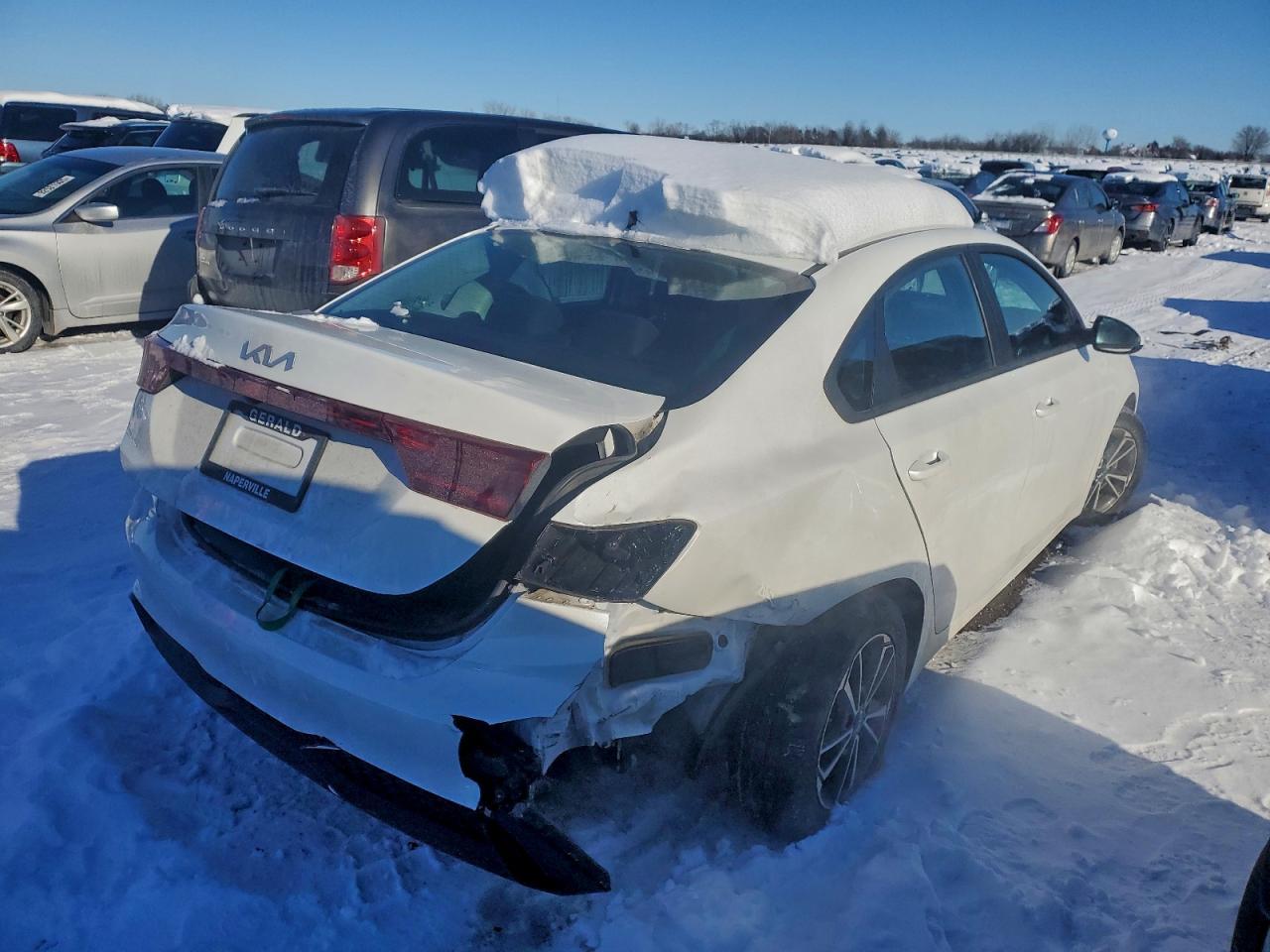 2022 Kia Forte Fe - Фото 3