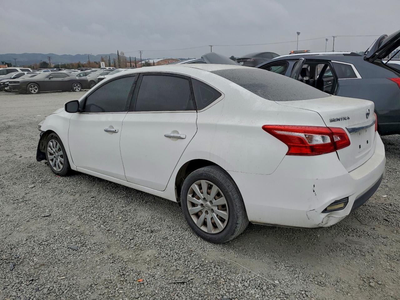 2018 Nissan Sentra S - Фото 2