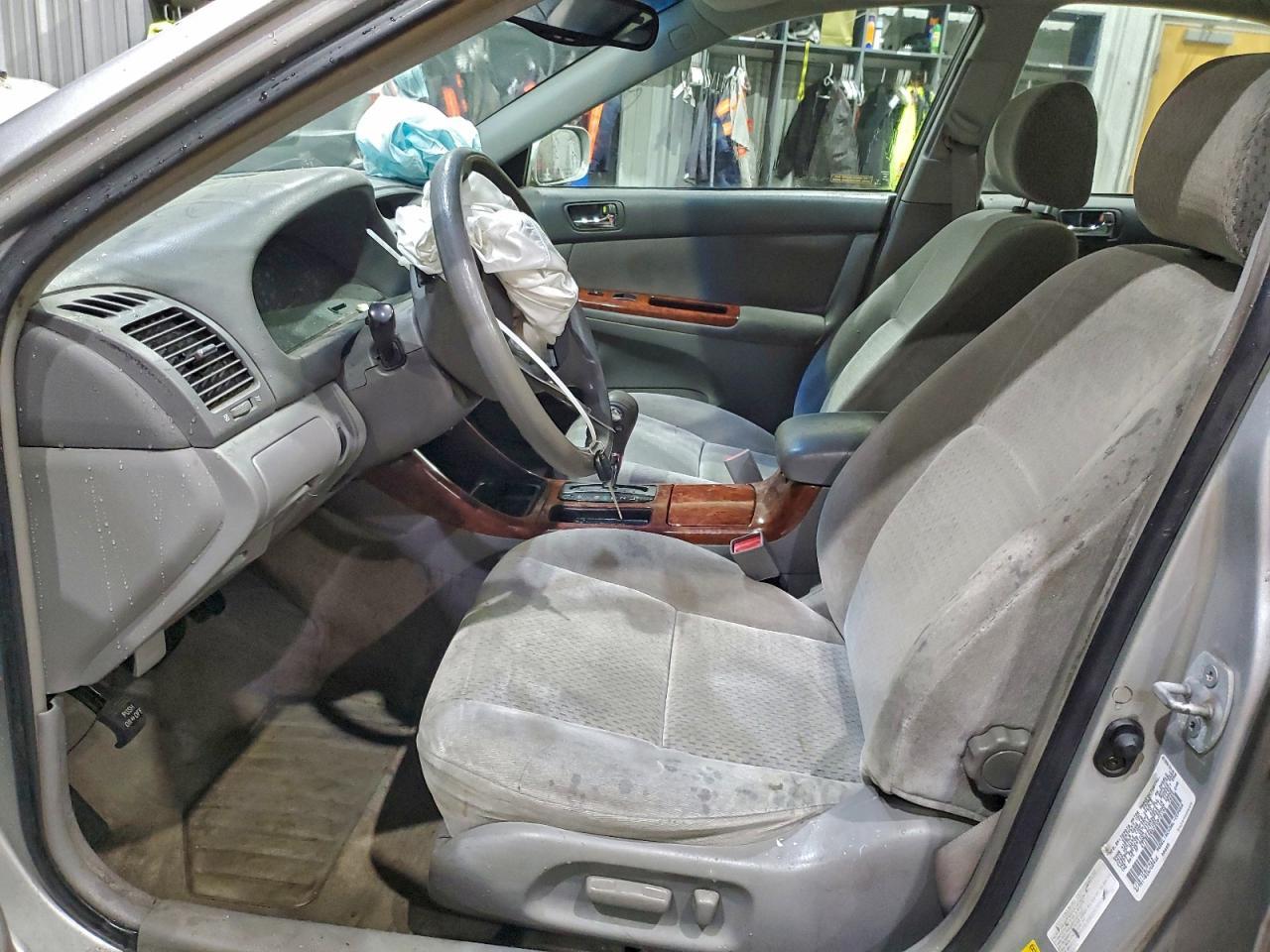 2002 Toyota Camry Le - Фото 7