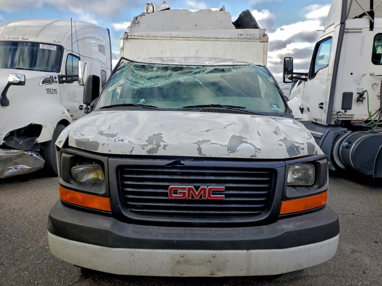 2012 GMC Savana Cutaway G3500 - Image 5