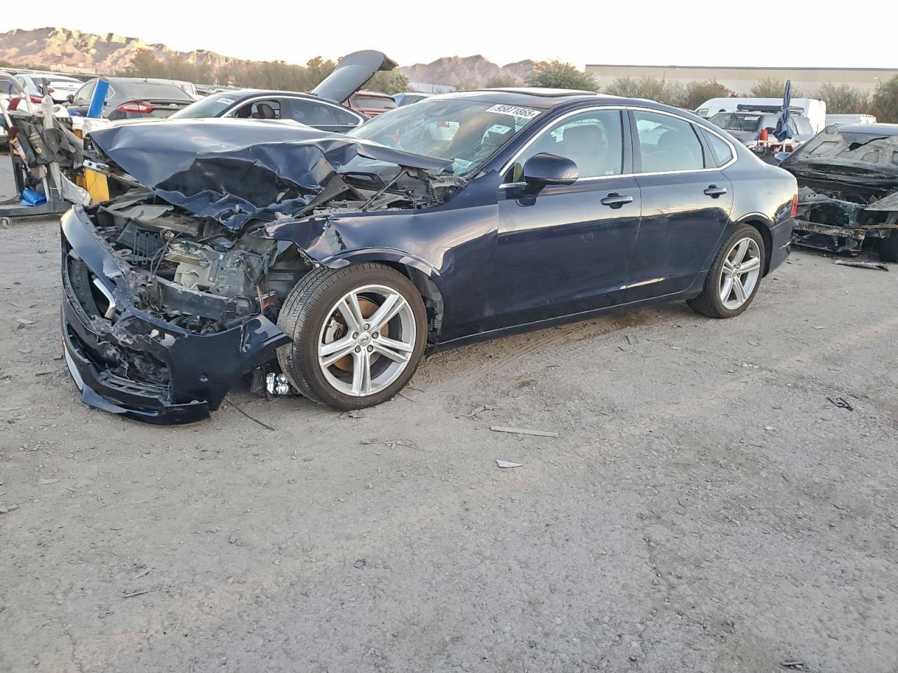 2017 Volvo S90 T5 Momentum