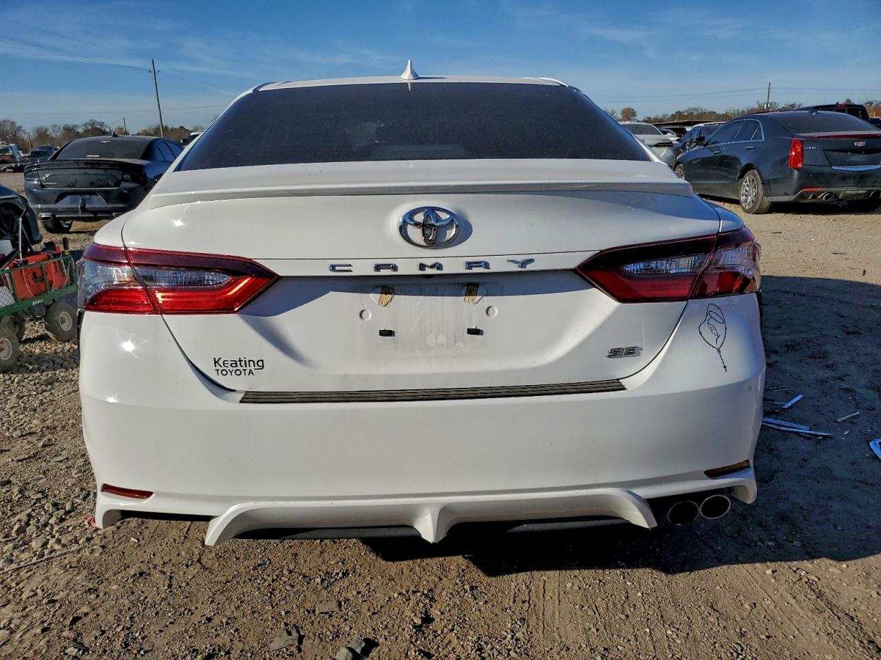 2022 Toyota Camry Se - Фото 6