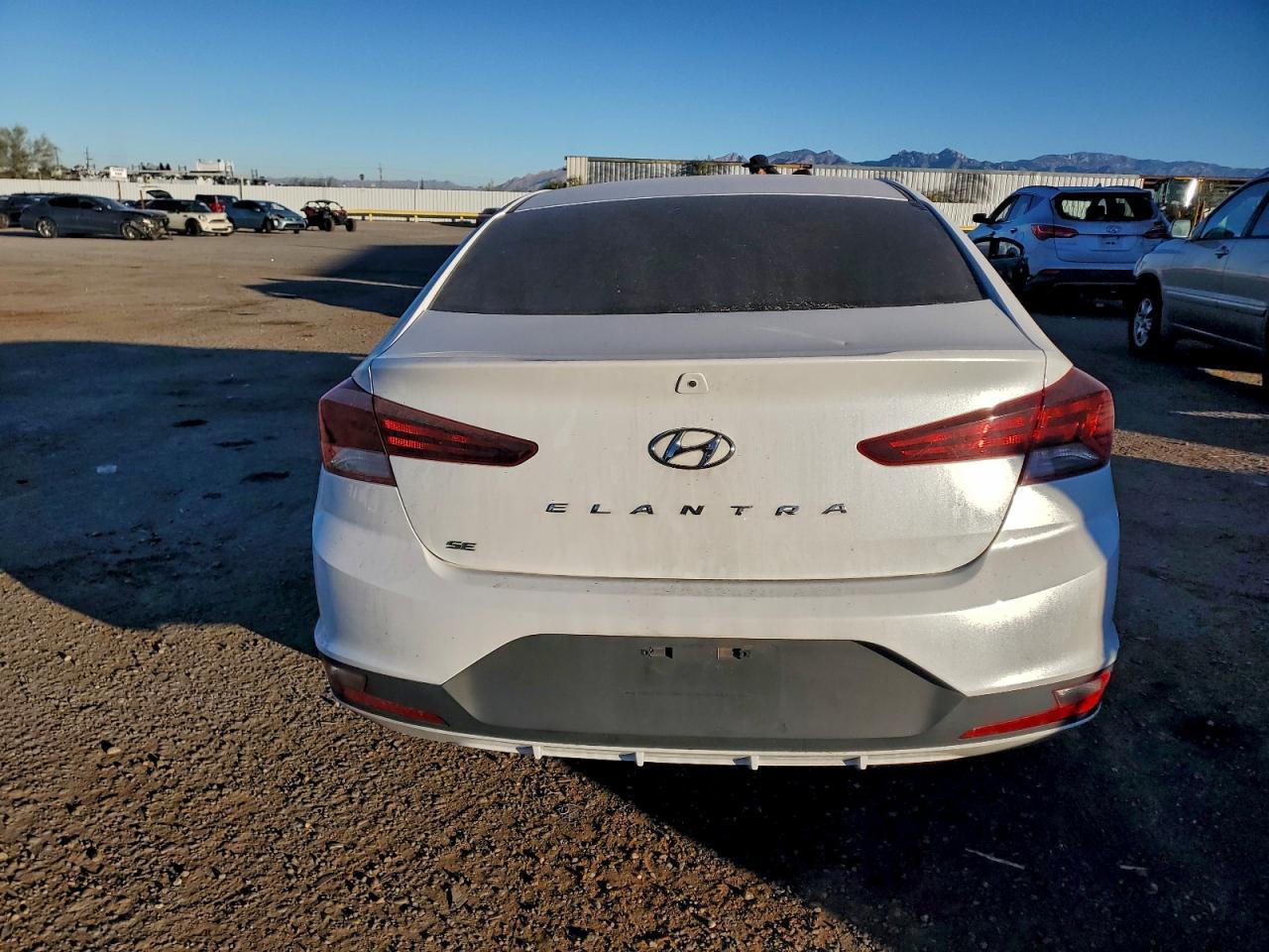 2019 Hyundai Elantra Se - Фото 6