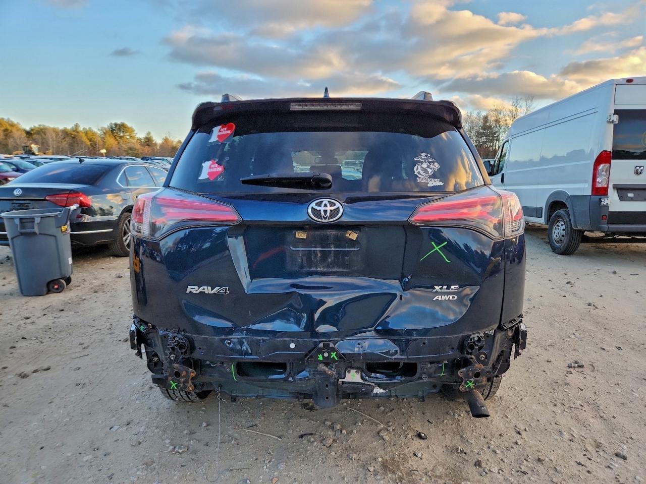 2018 Toyota Rav4 Base - Image 6