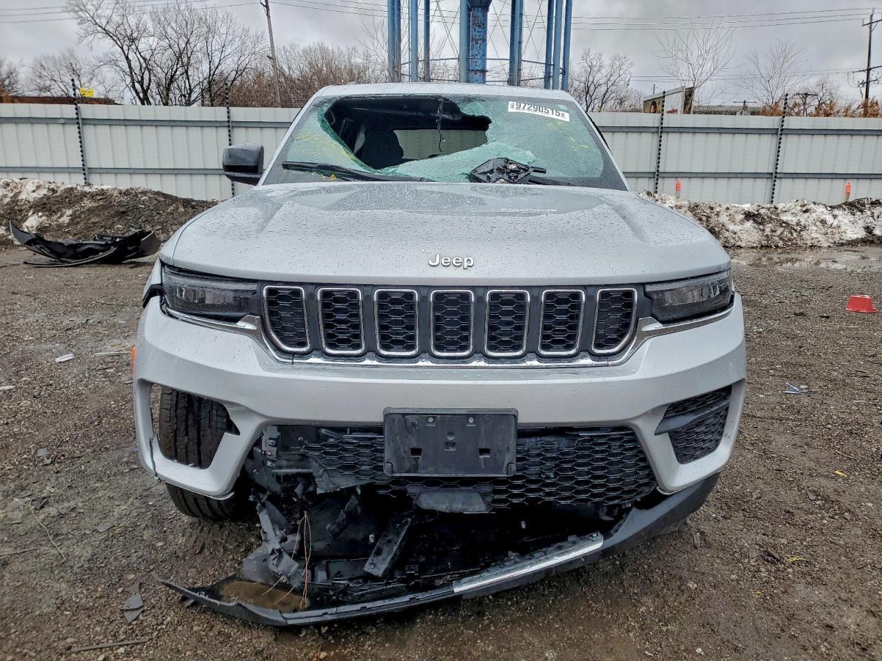 2025 Jeep Grand Cherokee Laredo - Image 5