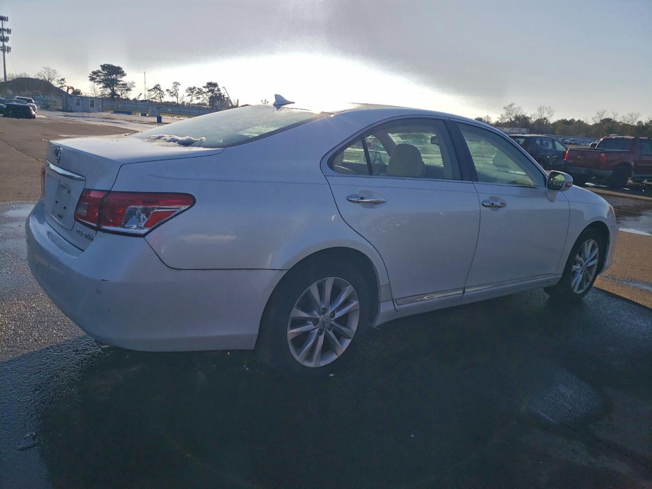 2010 Lexus Es 350 - Image 3