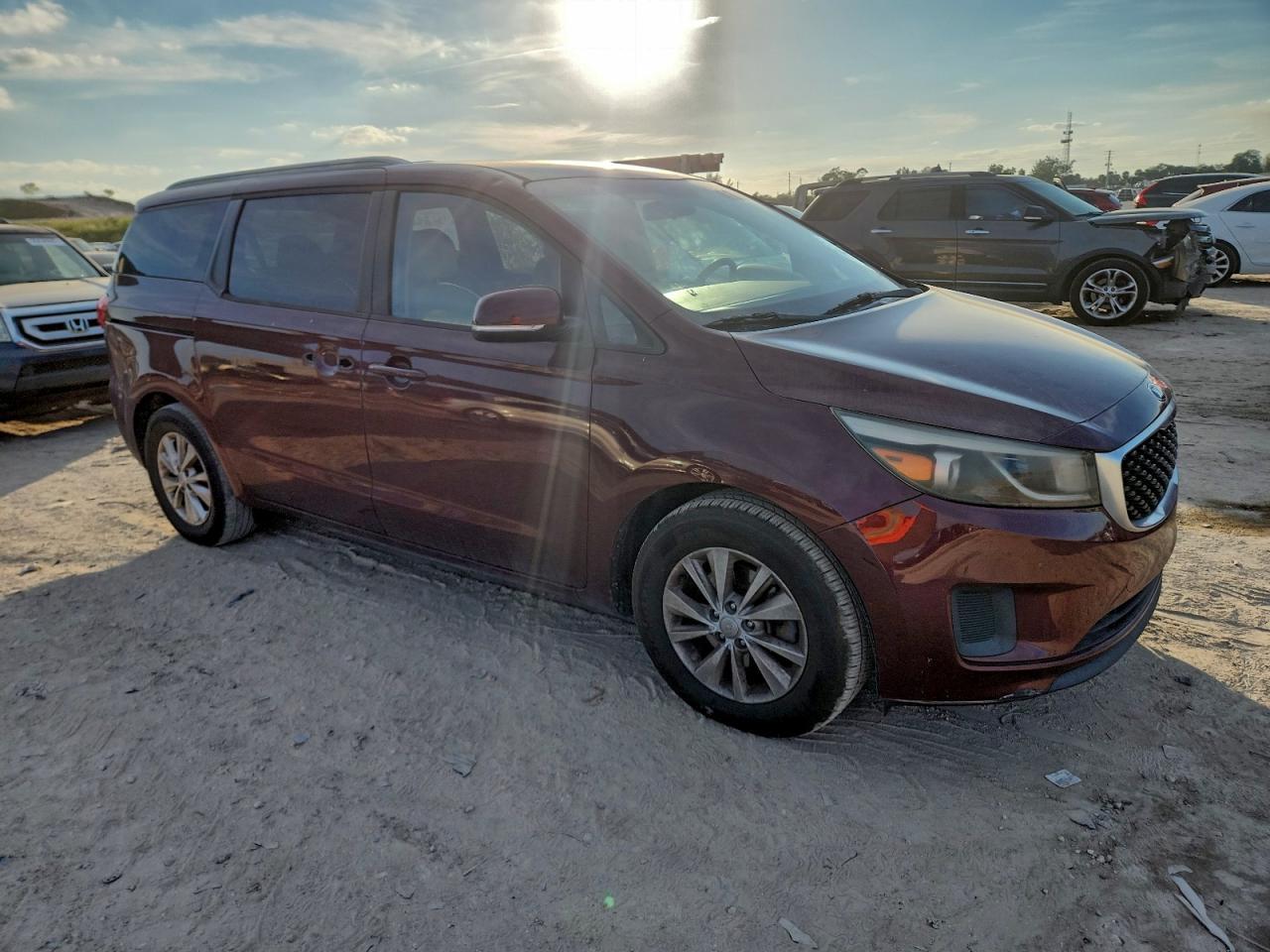 2015 Kia Sedona Lx - Фото 4