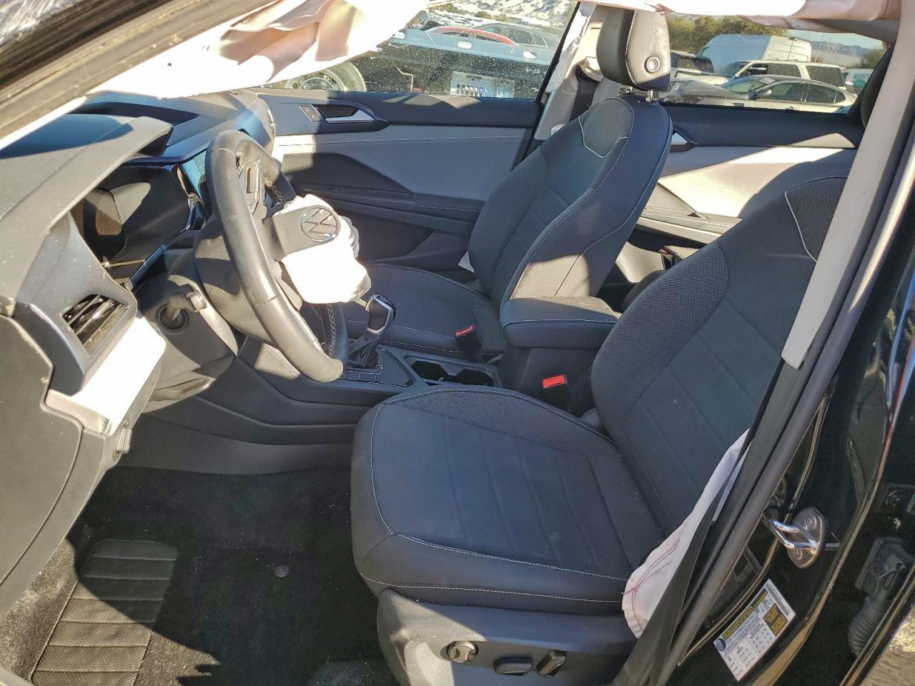 2024 Volkswagen Taos Se - Image 7